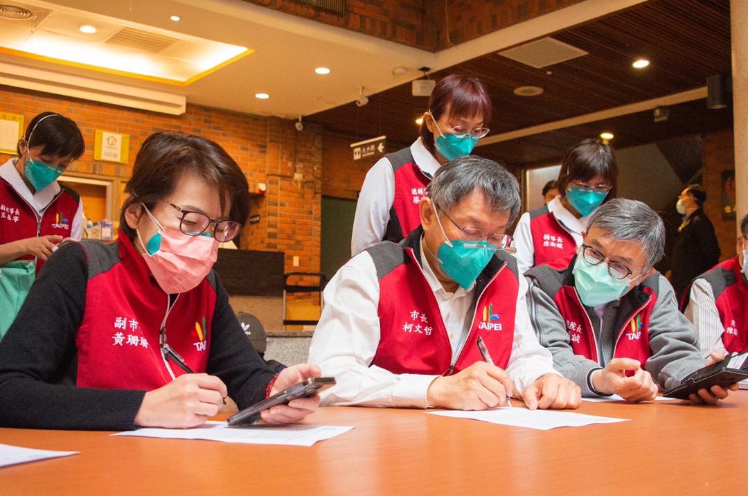 黃珊珊認為中央縮短居隔天數的政策倉促上路，讓基層疲於奔命。（翻攝自黃珊珊臉書）