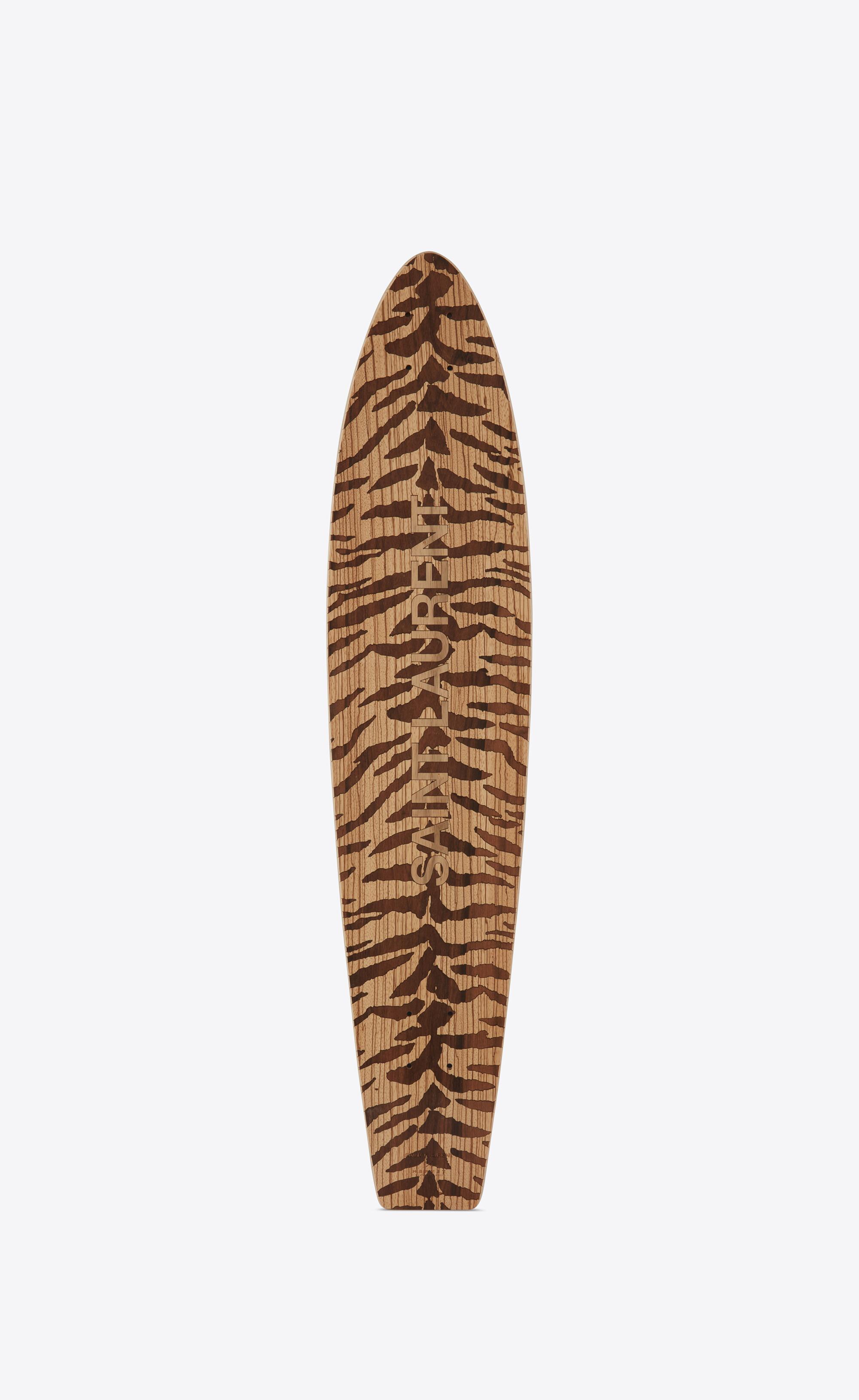 豹紋印花衝浪板 USD$5,500 SAINT LAURENT X HERVET MANUFACTURIER(SAINT LAURENT提供)