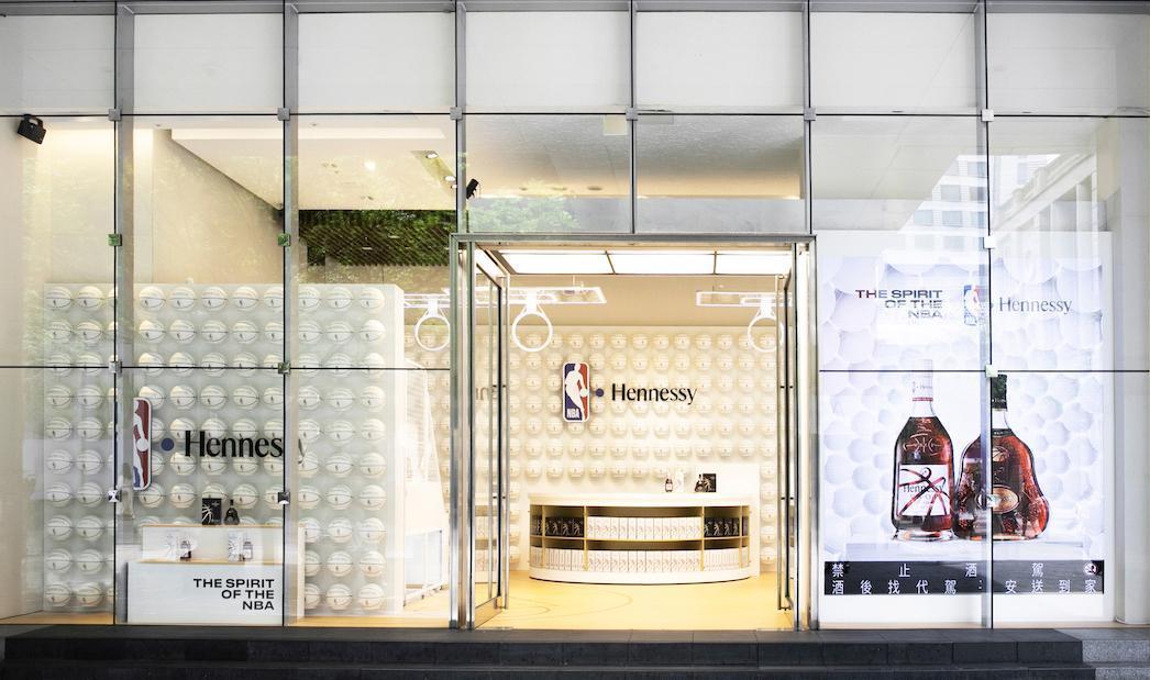 「軒尼詩NBA快閃潮店」於台北微風信義正式開幕。（軒尼詩提供）