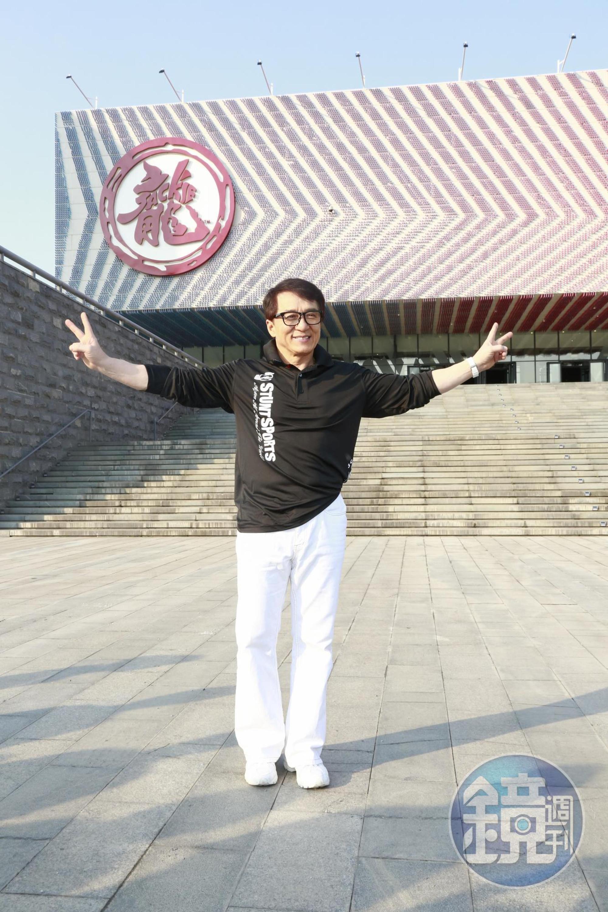朱延平笑說成龍像過動兒，靜不下來。