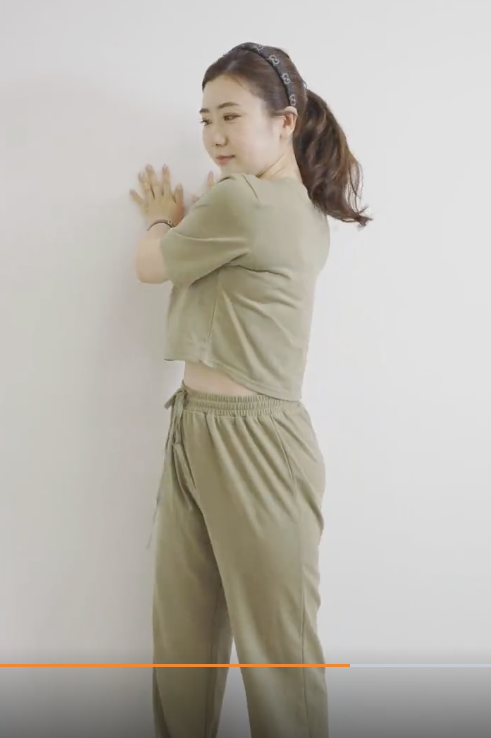 福原愛轉腰時肚皮全外露,間接打破懷孕傳聞。(翻攝福原愛抖音)