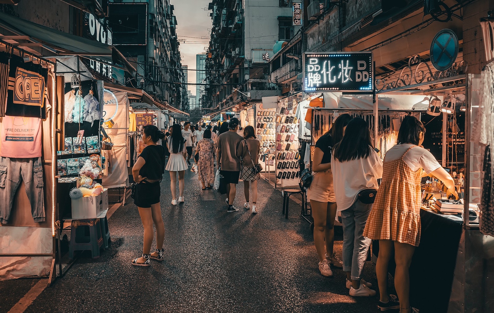一名女網友因為一時衝動打人,恐面臨友人提告。(示意圖,東方IC)