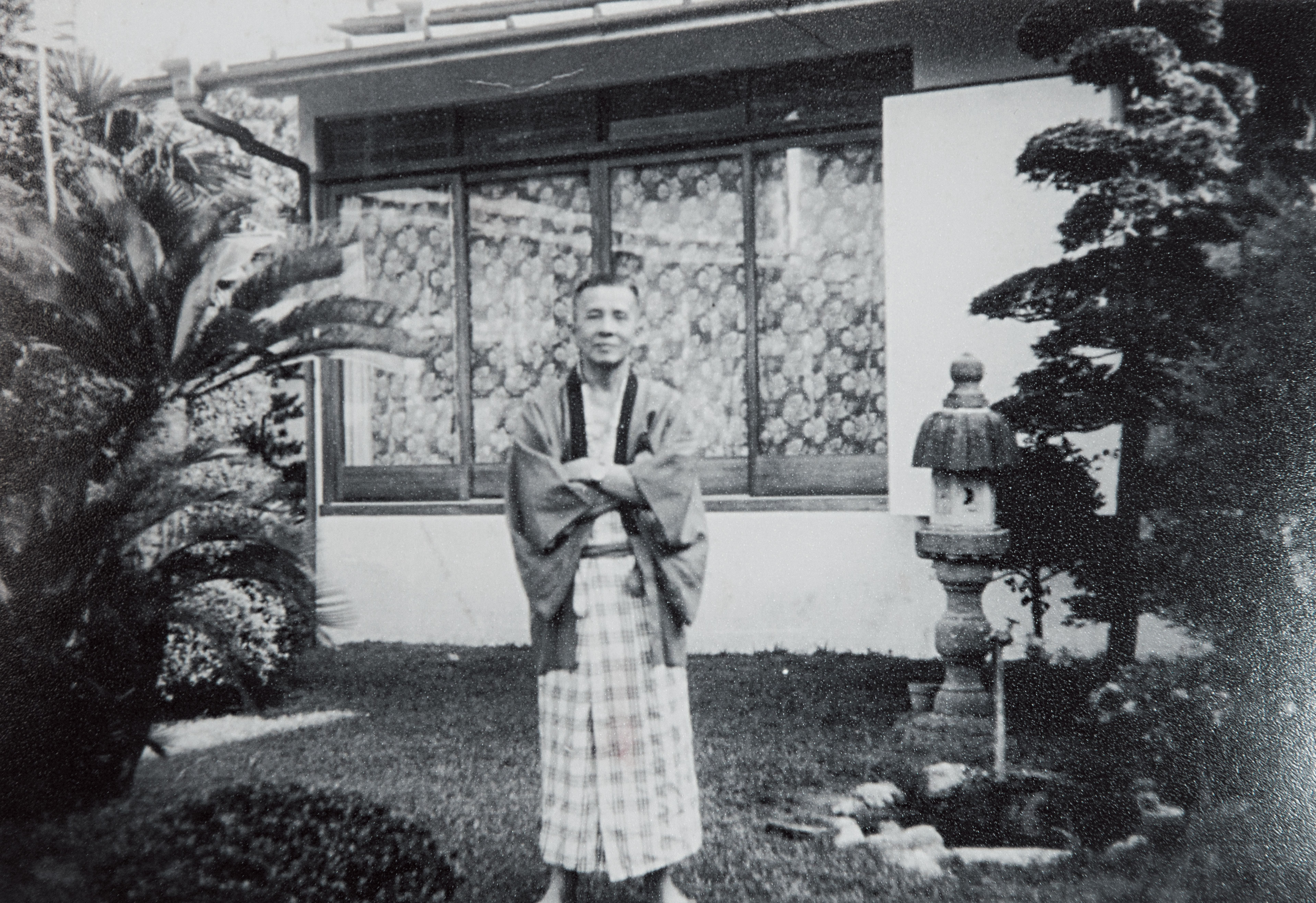 第二代陳金泉赴日開和菓子店40多年，也讓陳允宝泉糕點擁有純正日本血統。（陳允宝泉提供）