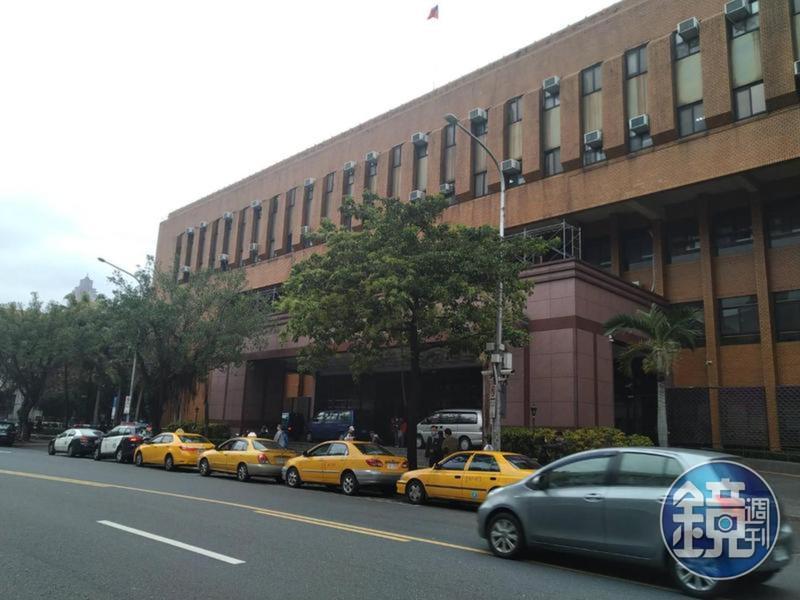 北檢訊後以涉犯刑法及銀行法等罪名，諭令黃50萬元交保。（本刊資料照）