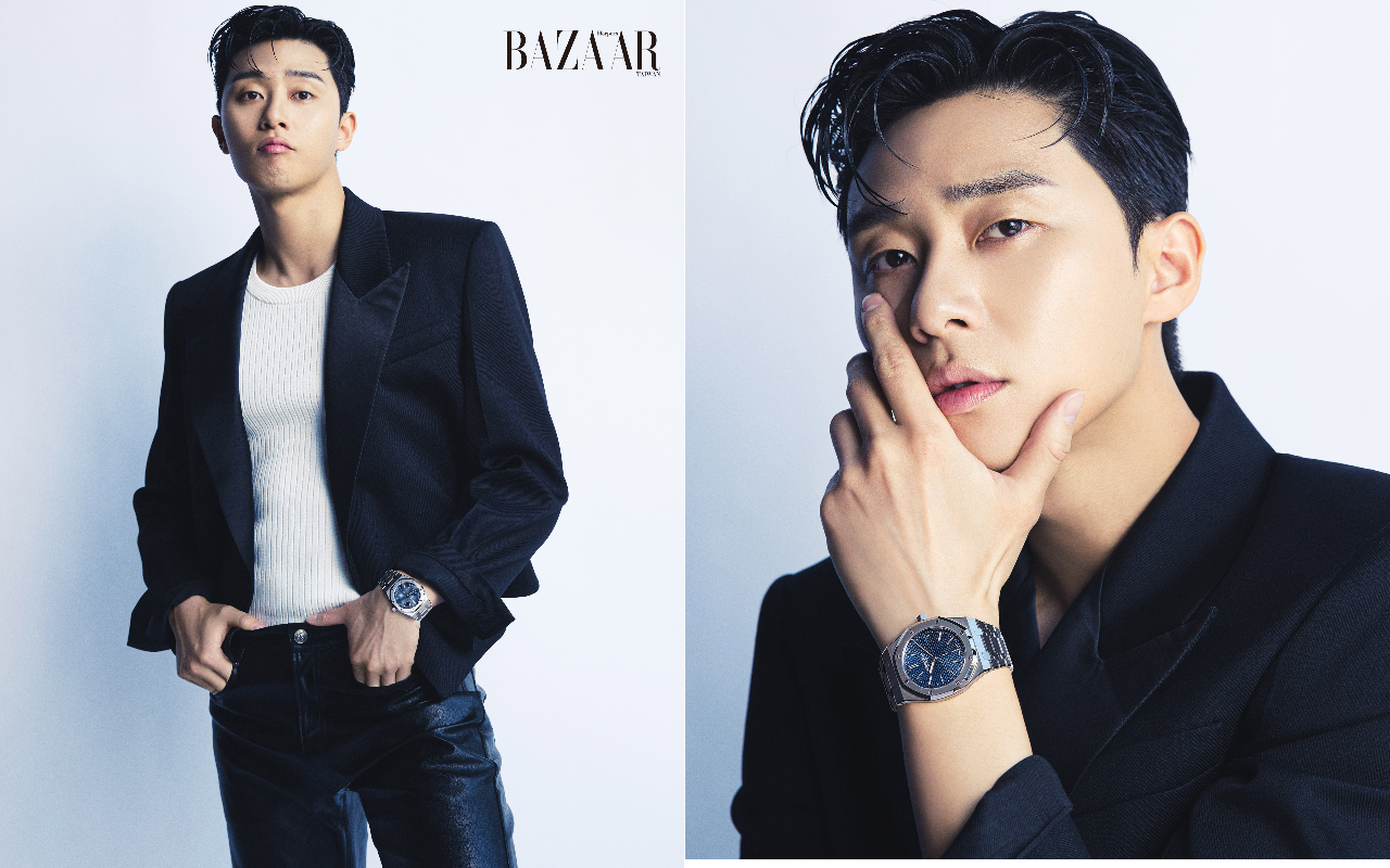 朴敘俊登上《Harper's BAZAAR》國際中文版4月號封面。(《Harper's BAZAAR》提供)