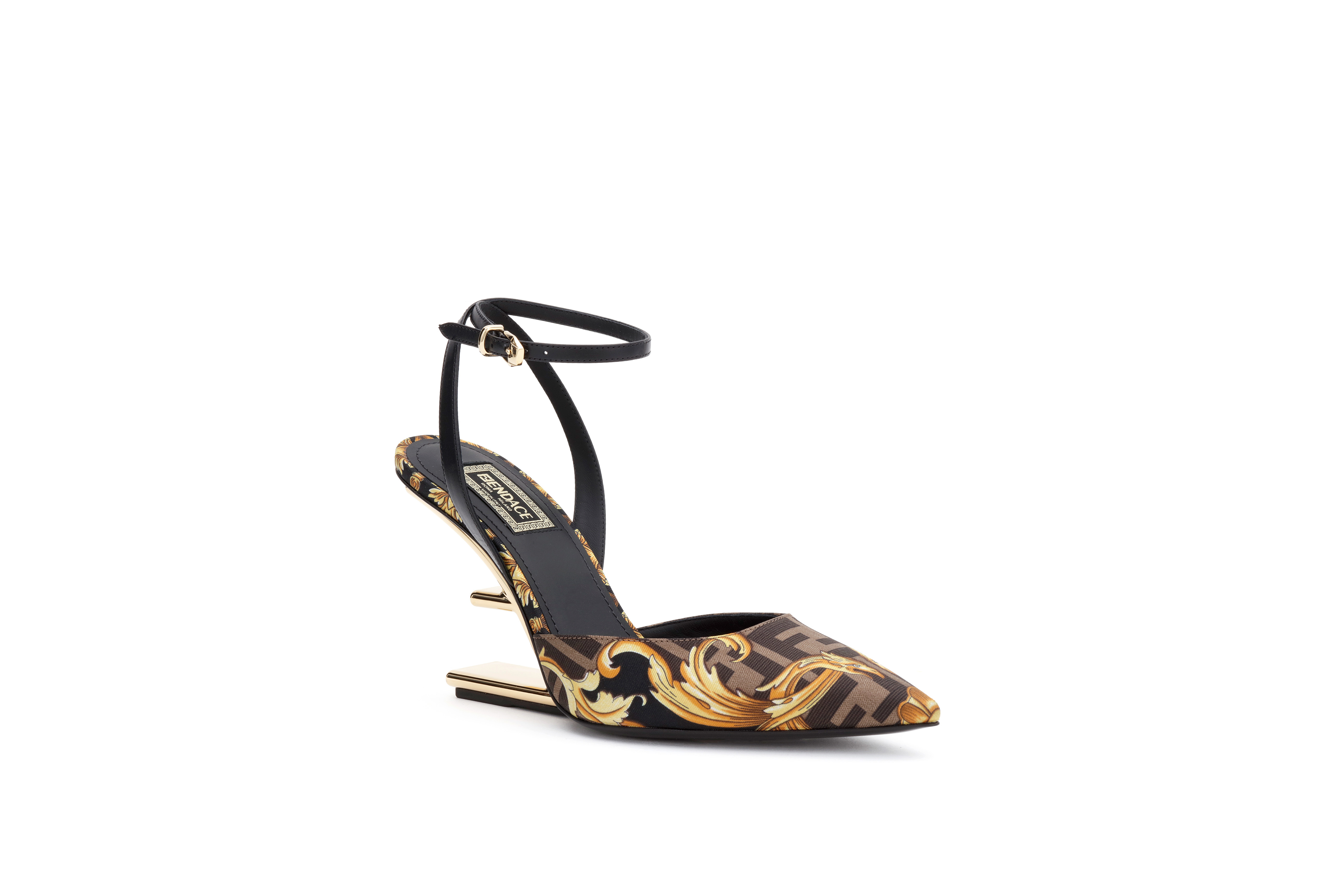 FENDI FENDACE膠囊系列高跟鞋。NT$49,000（FENDI提供）