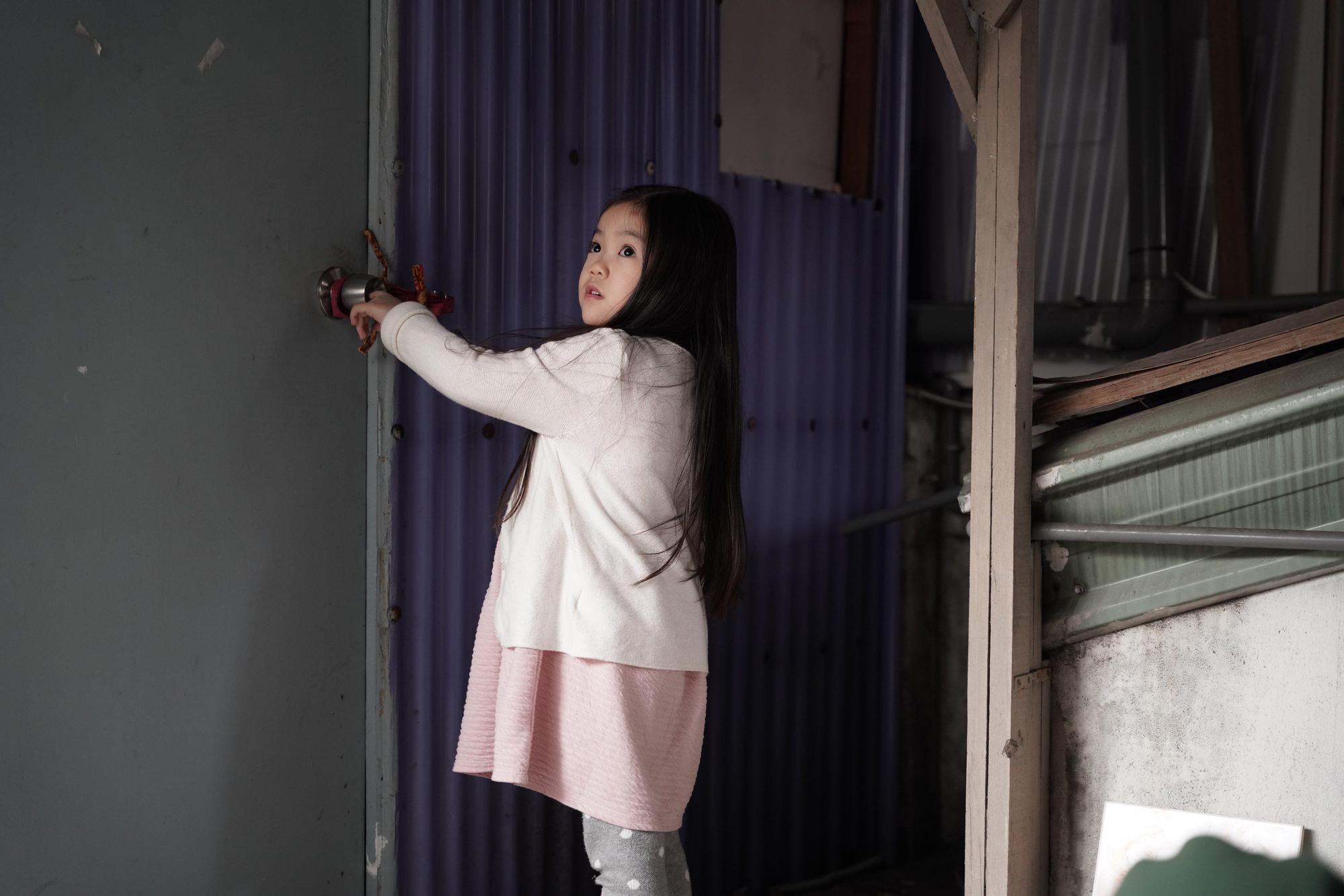 《咒2》將以第一集的「朵朵」為主角,天才童星黃歆庭再展演技。(牽猴子提供)