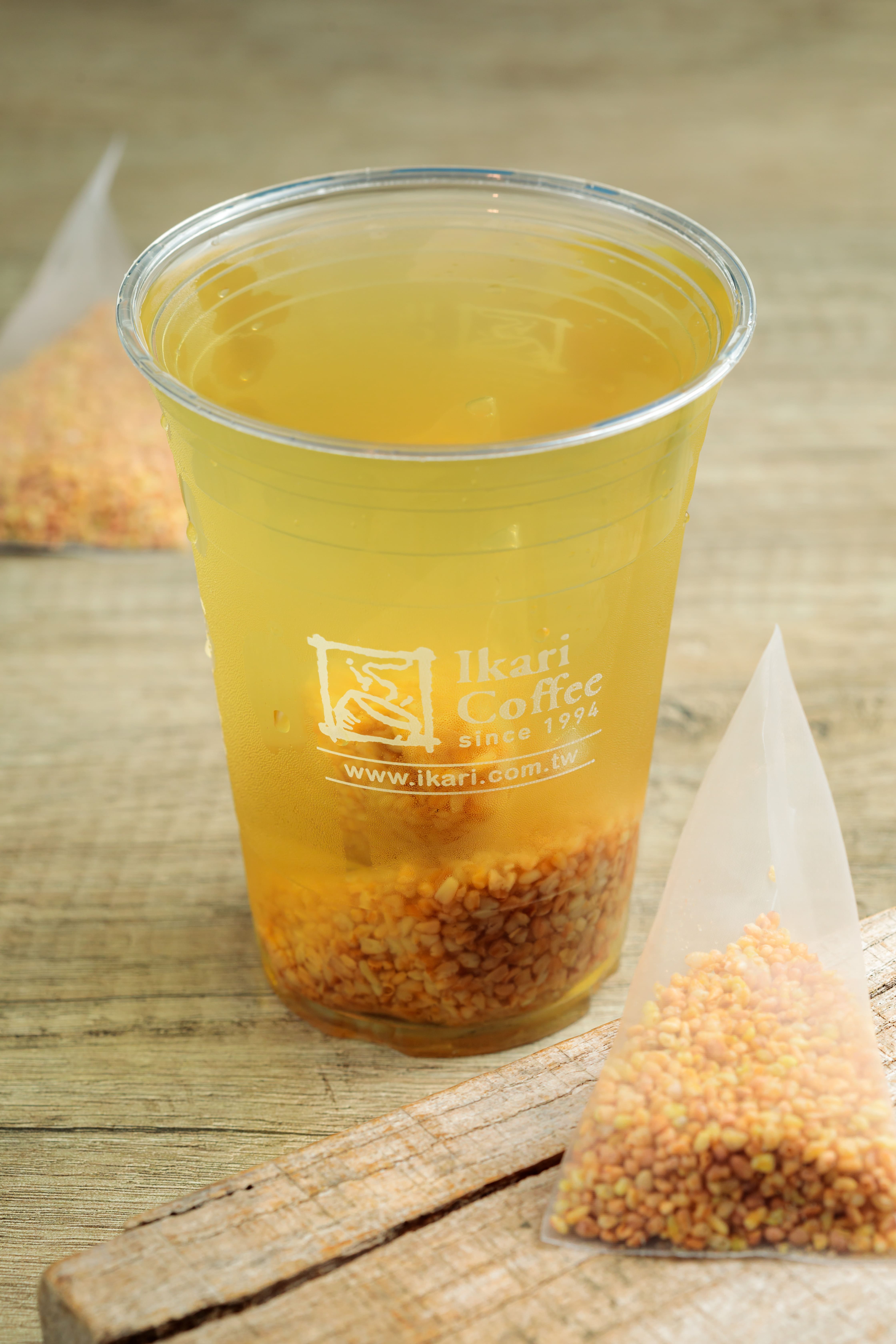 怡客不含咖啡因的熱銷飲品「黃金韃靼蕎麥茶」也將於5月上旬在彭園販售。（130元／杯）