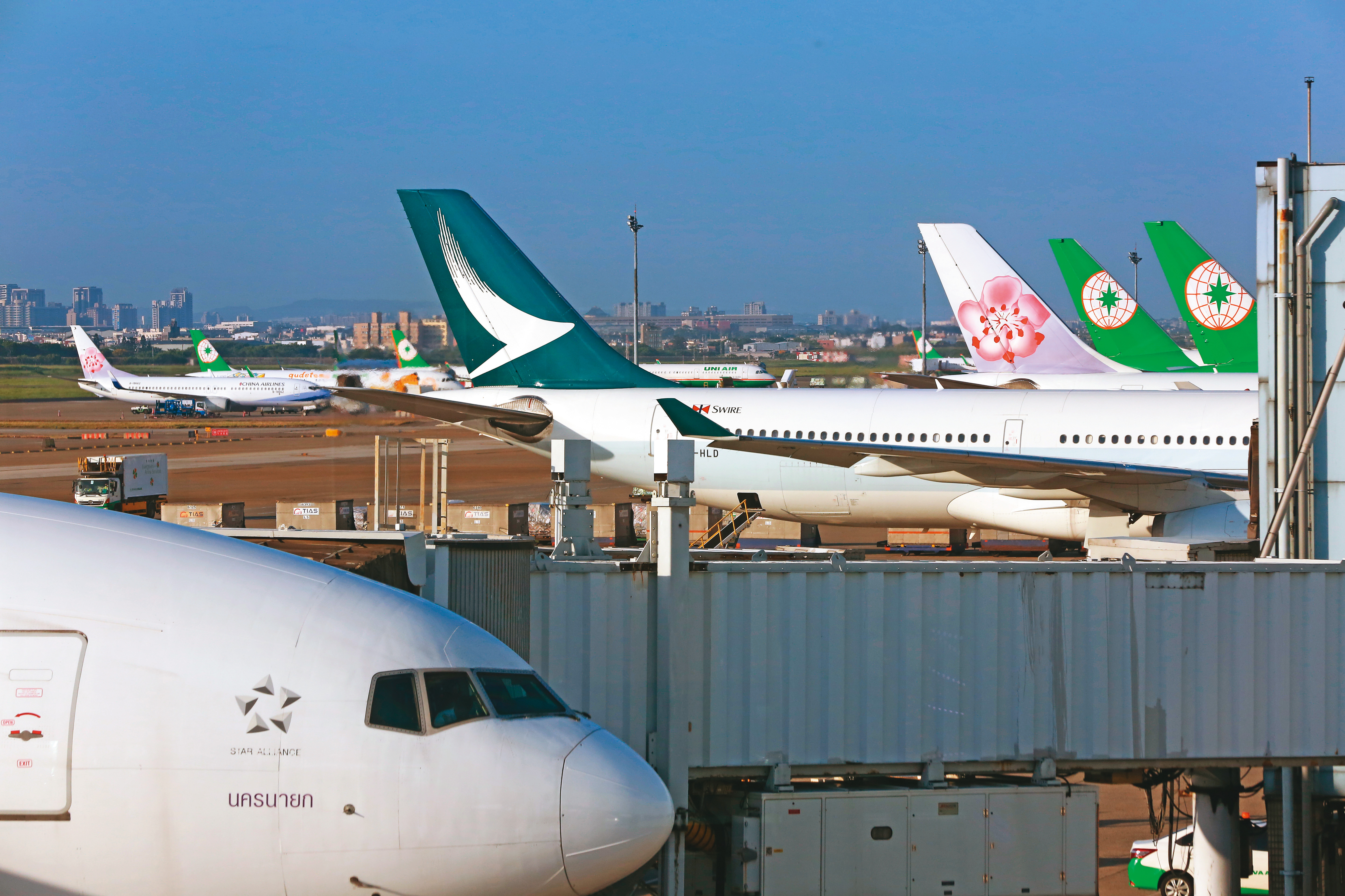 全球疫情走向末端，旅遊業、航空業可望在下半年迎來爆發性消費商機。