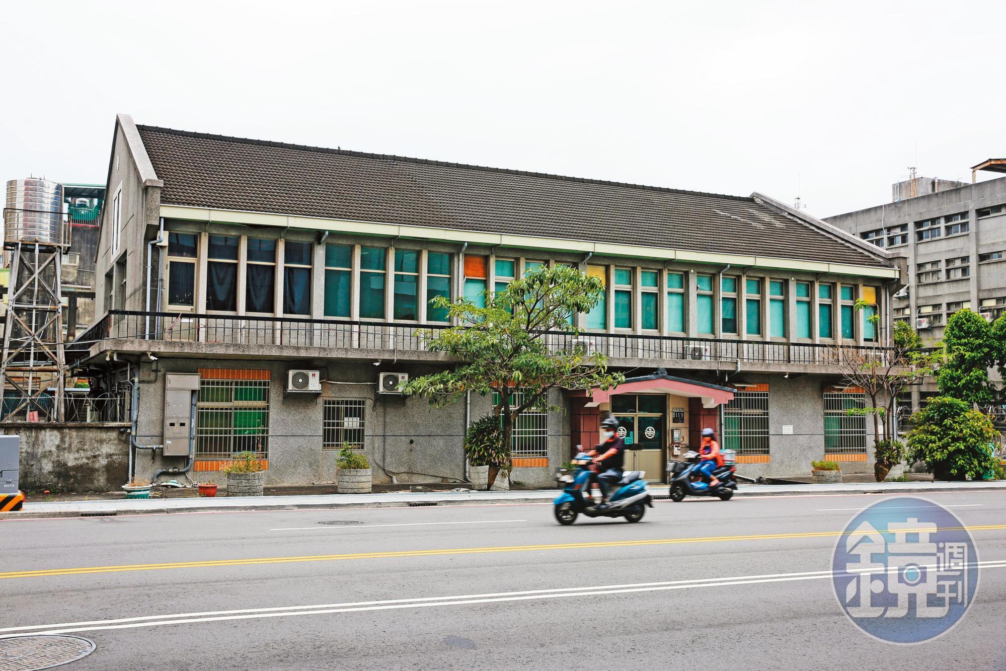 女官員被跟監多時，歹徒趁她一早從宿舍出門上班，將她擄走並強拍裸照恐嚇。