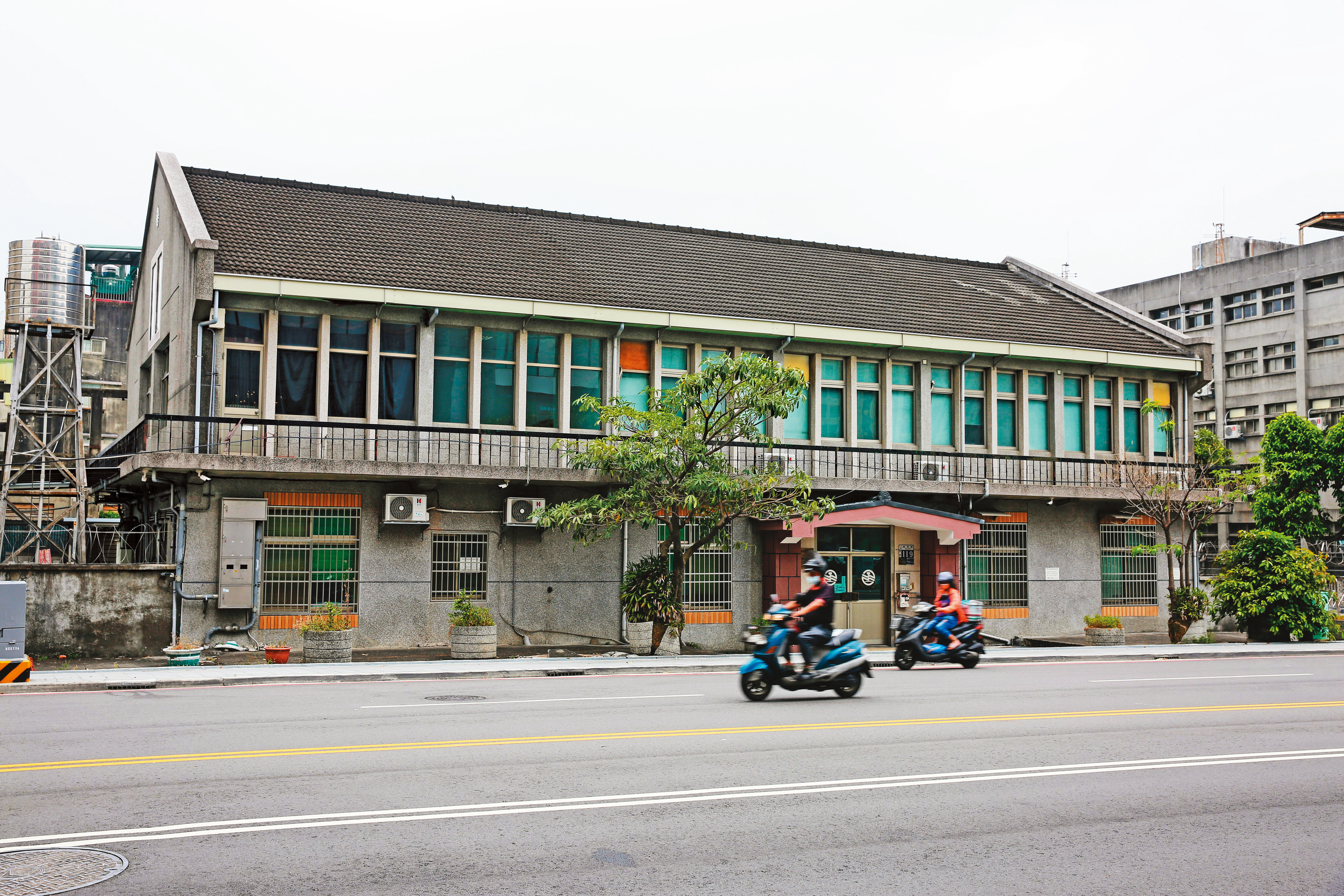 女官員被跟監多時,歹徒趁她一早從宿舍(圖)騎車出門上班,將她擄走並強拍裸照恐嚇。