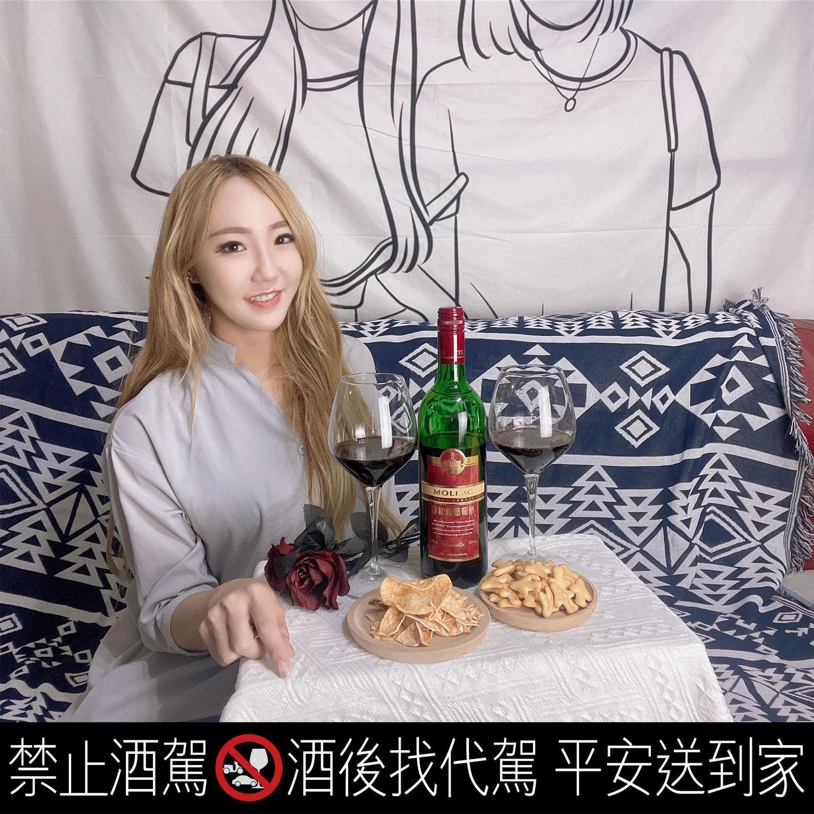 芯妍以往都以為葡萄酒都來自國外,台酒自產的玉泉紅麴葡萄酒香氣十足,令她大為驚豔。(圖片翻攝shihyan.s IG)