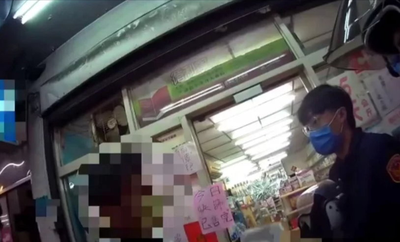 新北市蘆洲區1名林姓男子，昨(3日)因買不到快篩試劑大鬧藥局，訊後移送辦。（翻攝畫面）