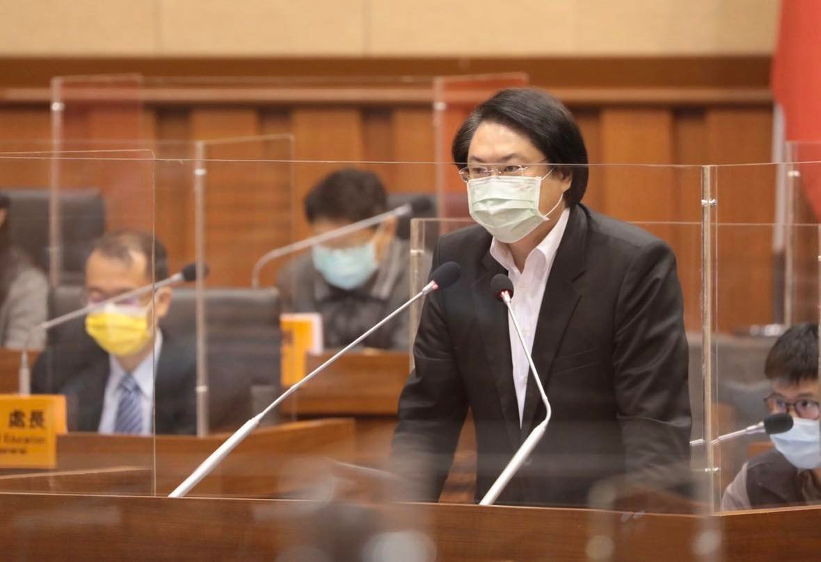 林右昌表示，4月14日已下訂20萬劑快篩，但中央開始徵用，訂20萬劑目前只拿到1萬劑。（翻攝林右昌臉書）