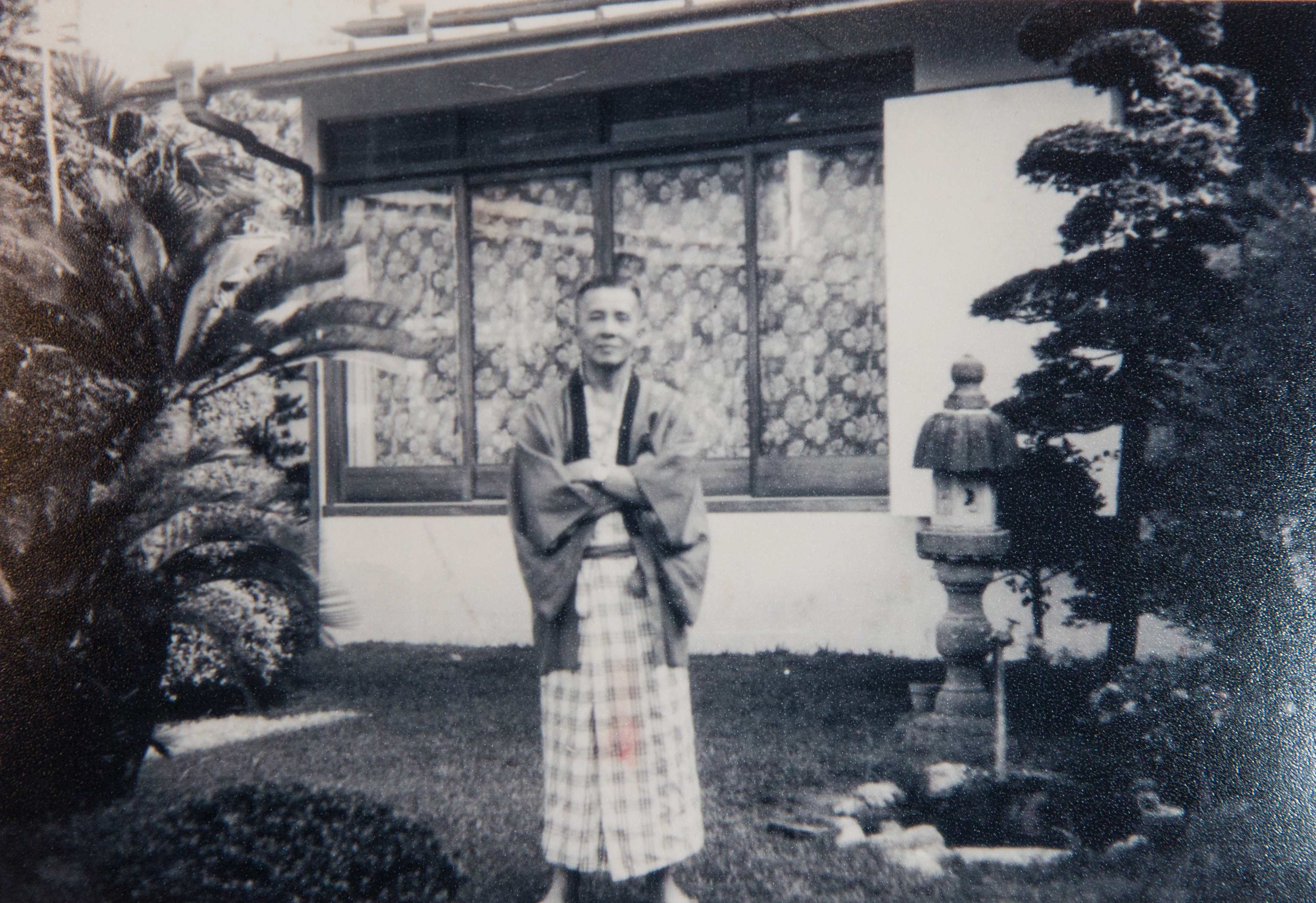 第二代陳金泉赴日開和菓子店四十多年，也讓陳允宝泉糕點擁有純正日本血統。（陳允宝泉提供）