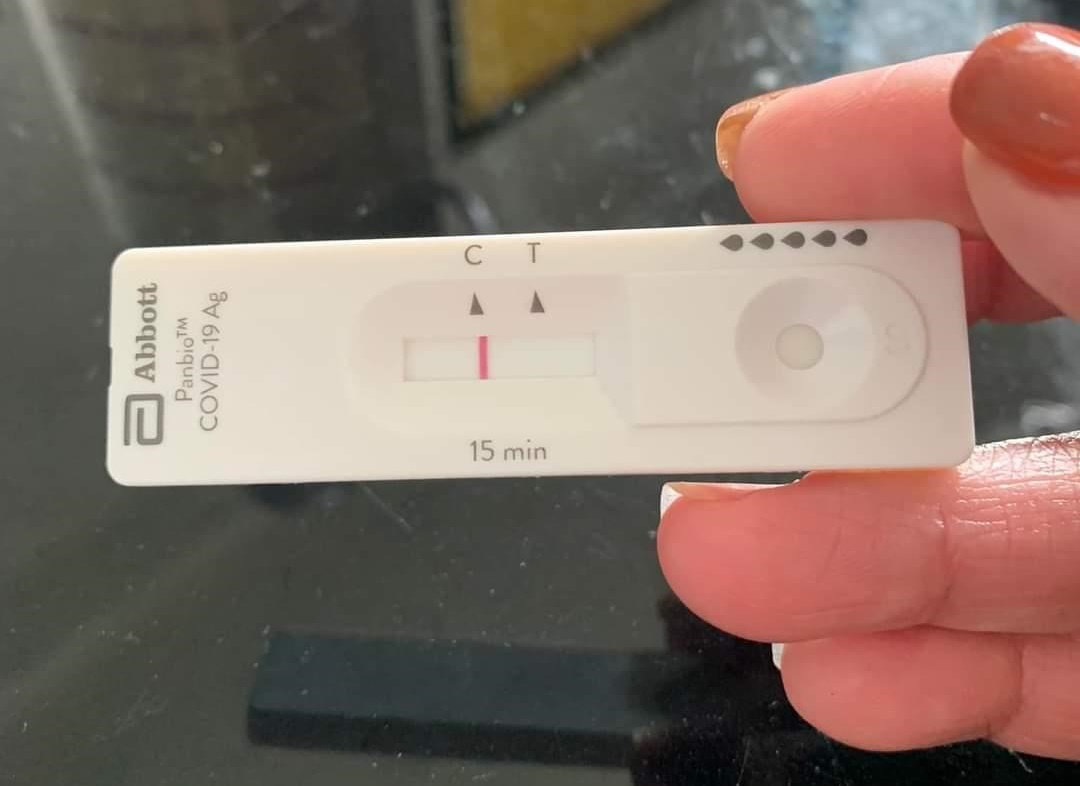 一名母親表示，兒子明明沒確診，卻被安親班老師斥責「想讓我們全部確診嗎？」。（翻攝自臉書「爆怨公社」）