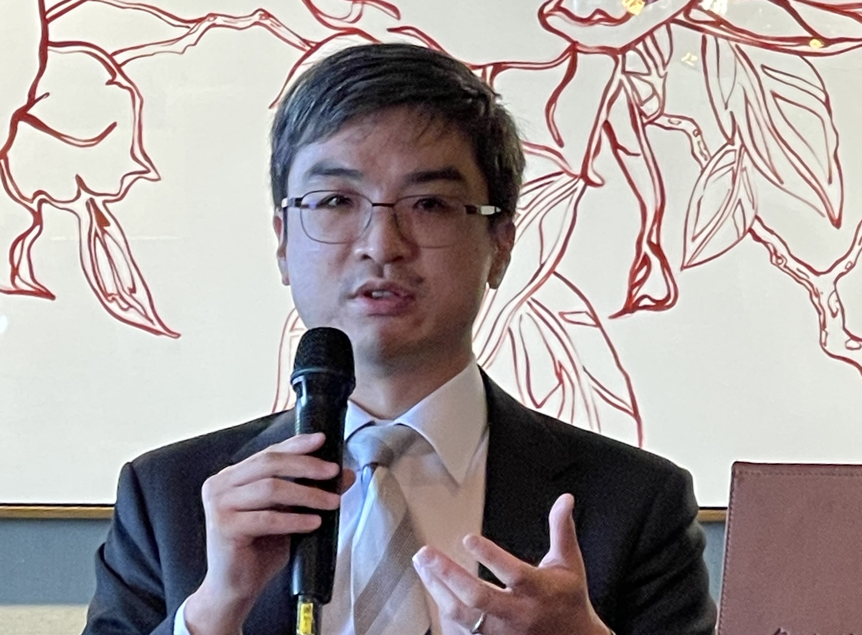 南山人壽11年來首度發放股息，尹衍樑力推讓尹崇堯（圖）接棒。