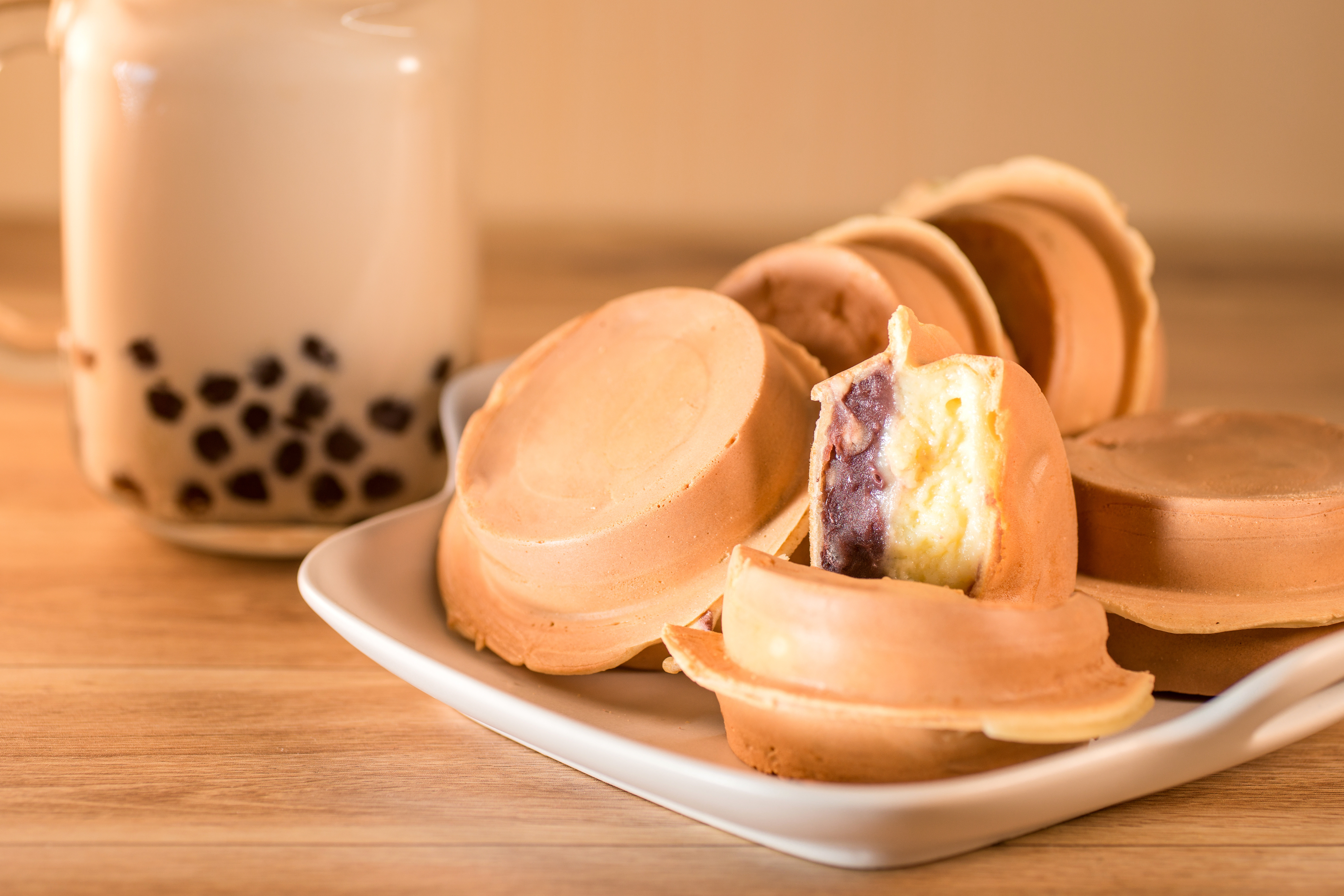 有網友詢問「賣紅豆餅是不是很好賺」，他甚至還幻想一天可以賣5,000個、一個月可賺300萬元。（示意圖，東方IC）