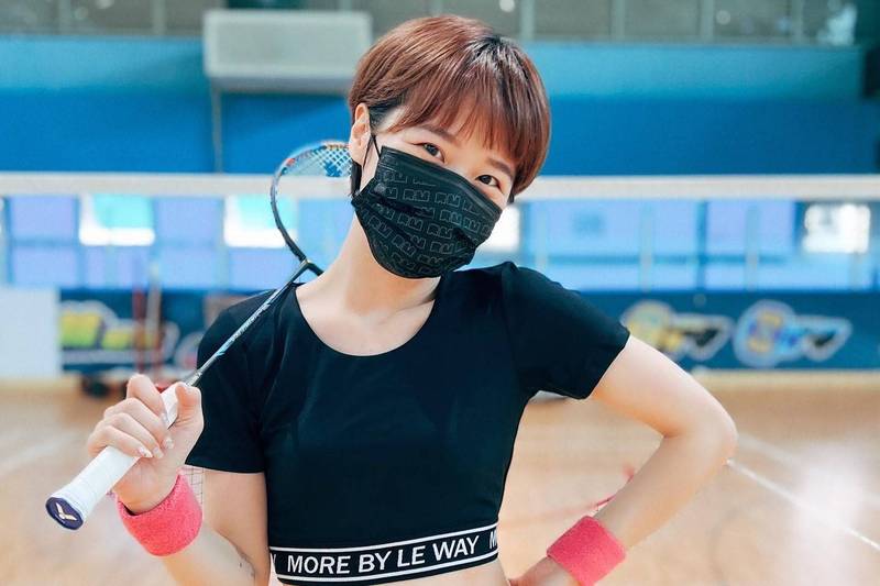 Lulu曬出運動的照片，結果小蠻腰引發網友關注。（翻攝自Lulu Instagram）