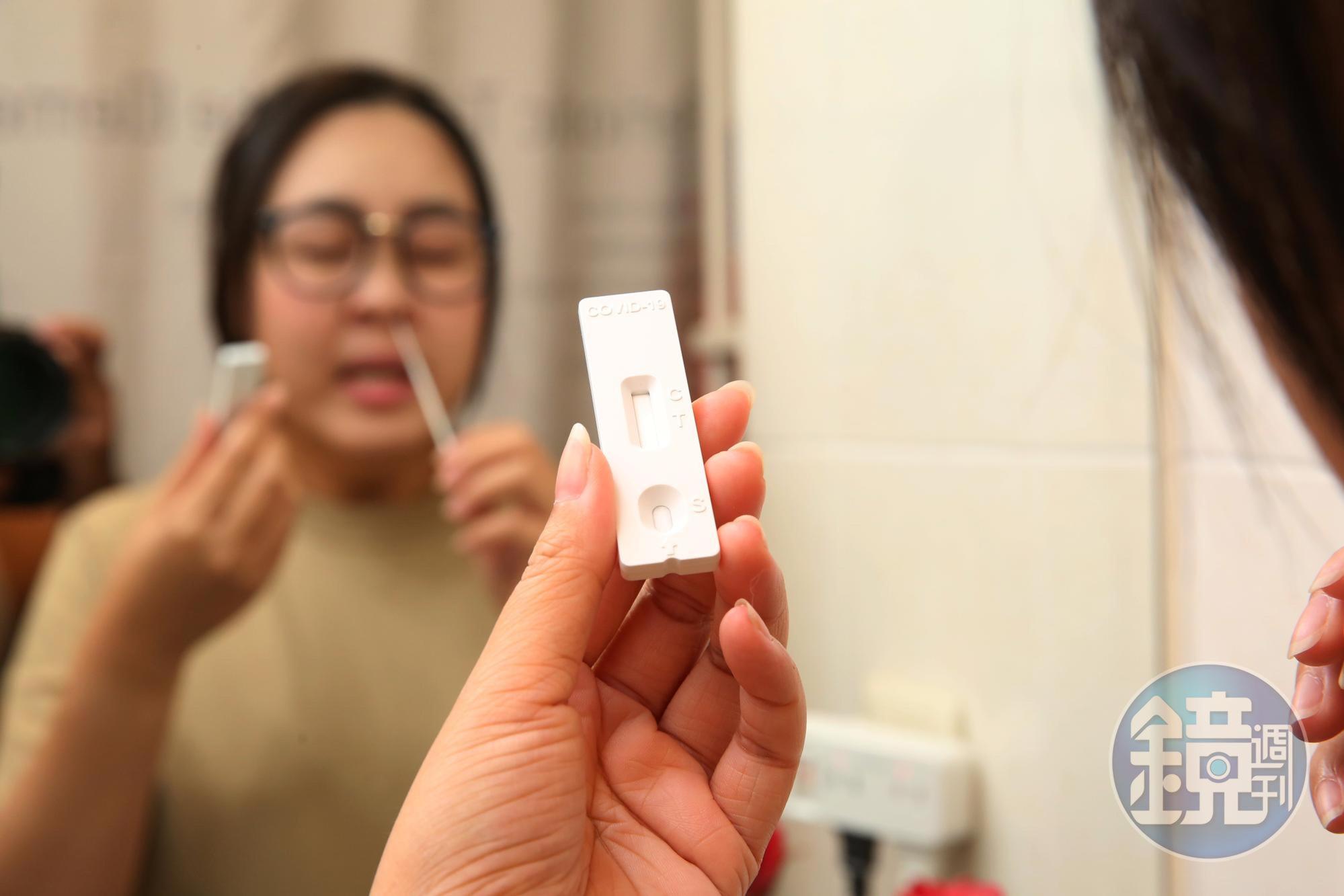 指揮中心提出，快篩陽性、經醫事人員認定即為確診，讓產險公司頭大。（本刊資料照）