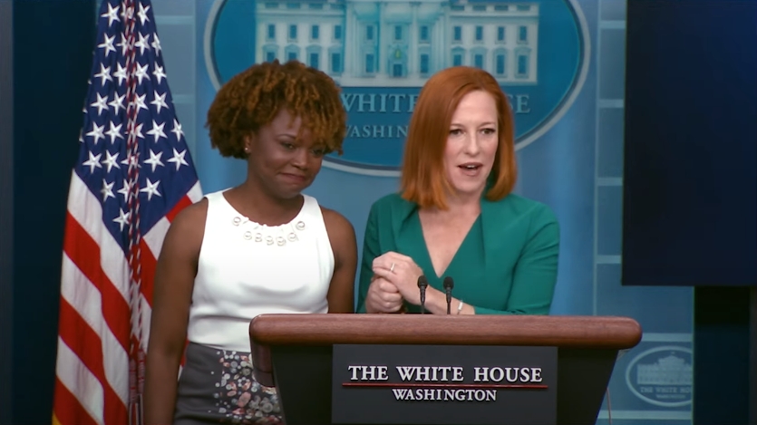 莎琪(右)將辭去白宮發言人一職,由副發言人尚皮耶(左)接任。(翻攝自The White House YouTube)