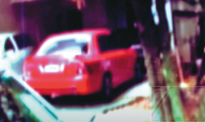 目擊證人在棄屍現場看見的紅色轎車,即是主謀卓長仁的愛車。(東森新聞提供)