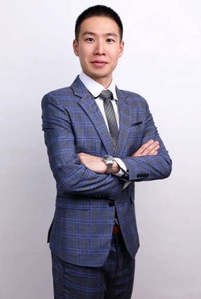 針對代客道歉的商業化,律師周弘洛則認為,除非是冒名頂替本人,否則應無詐欺疑慮。