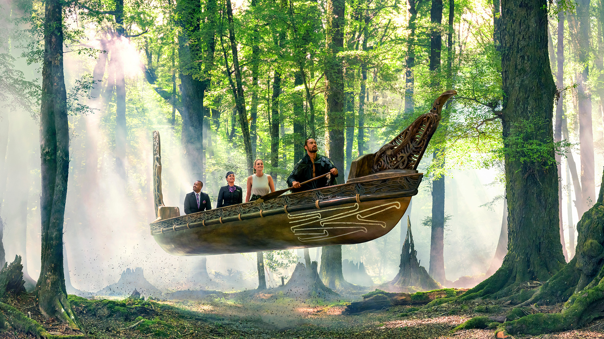 紐西蘭航空日前推出2022全新機上安全短片「The Tiaki and the Guardians」，透過毛利傳說融入安全示範，搭配史詩級的自然美景，引領乘客全神貫注觀看。（紐西蘭航空提供）