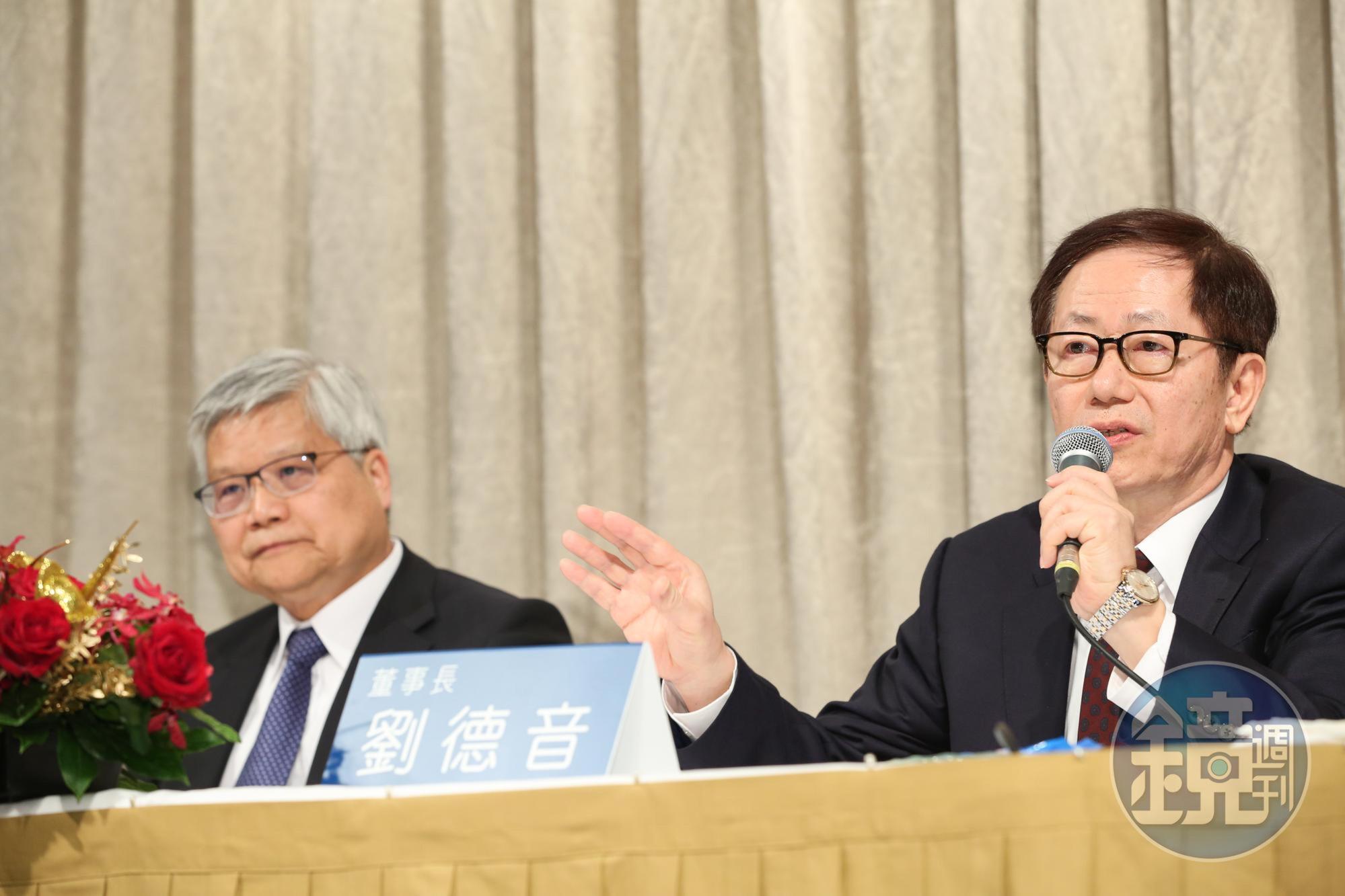 晶片運算能力揮出明亮前景,台積電董事長劉德音(右)與總裁魏哲家(左)看好HPC成長動能。(本刊資料照)