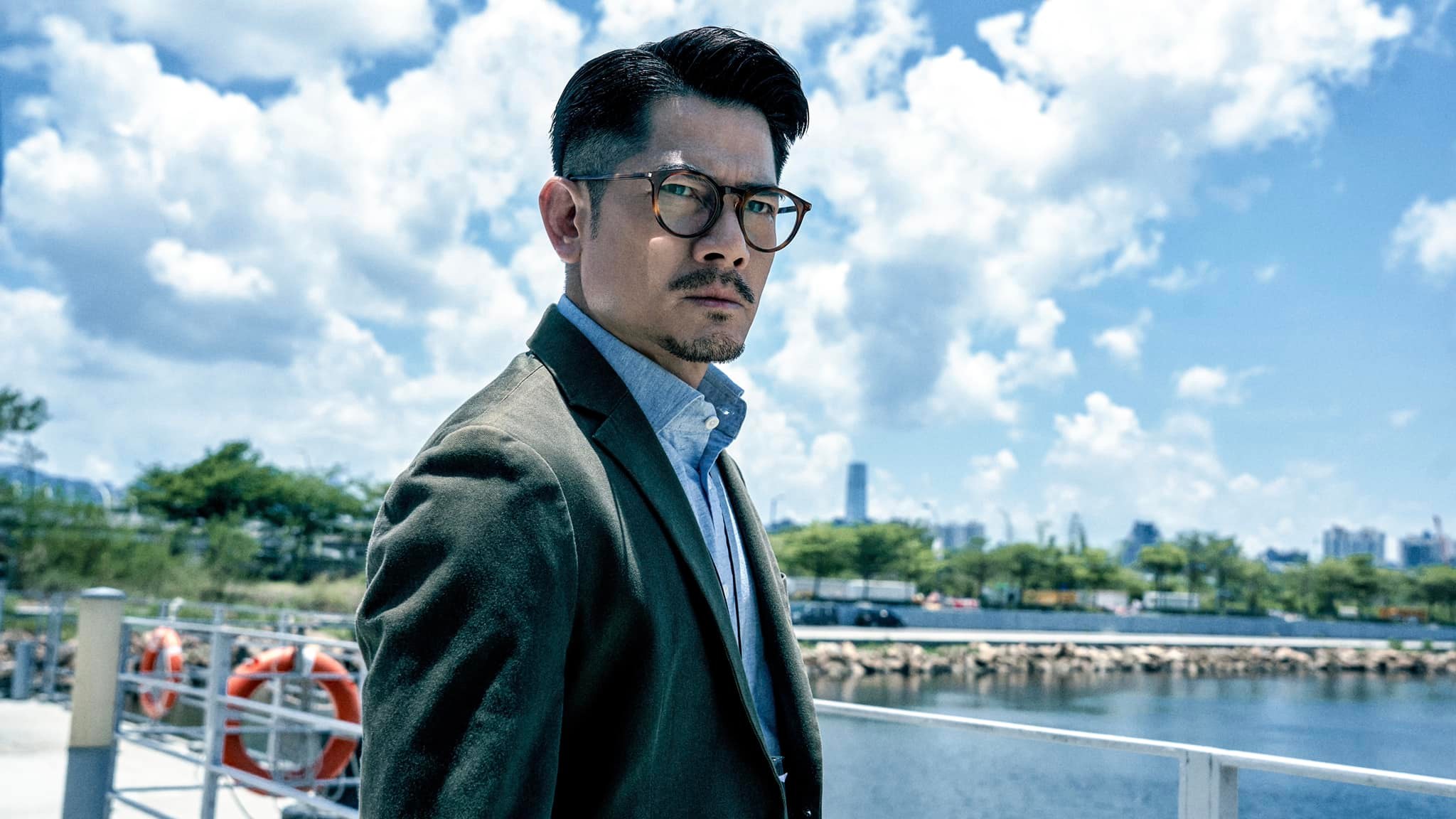 郭富城在電影《斷網》飾演網路保安公司的IT高手。(滾動工作室臉書)