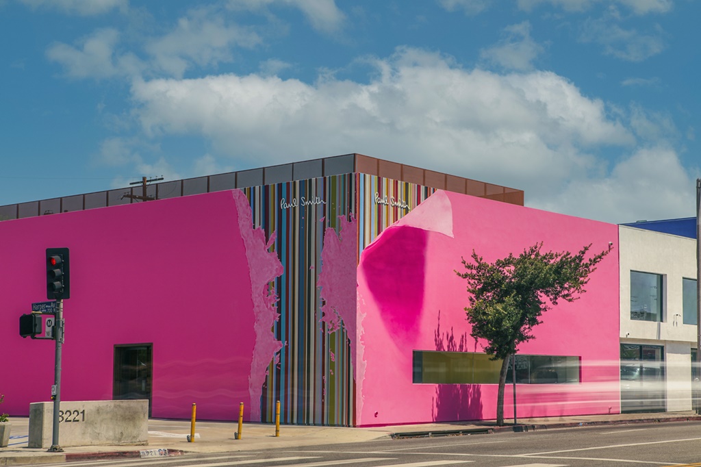 Paul Smith洛杉磯旗艦店的全新裝置藝術，把外牆「打開」了。（藍鐘提供）