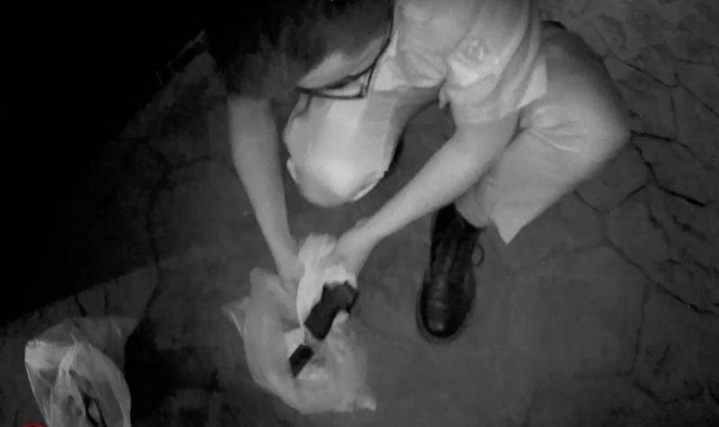 警方查扣1把改造手槍內含8顆子彈。(警方提供)
