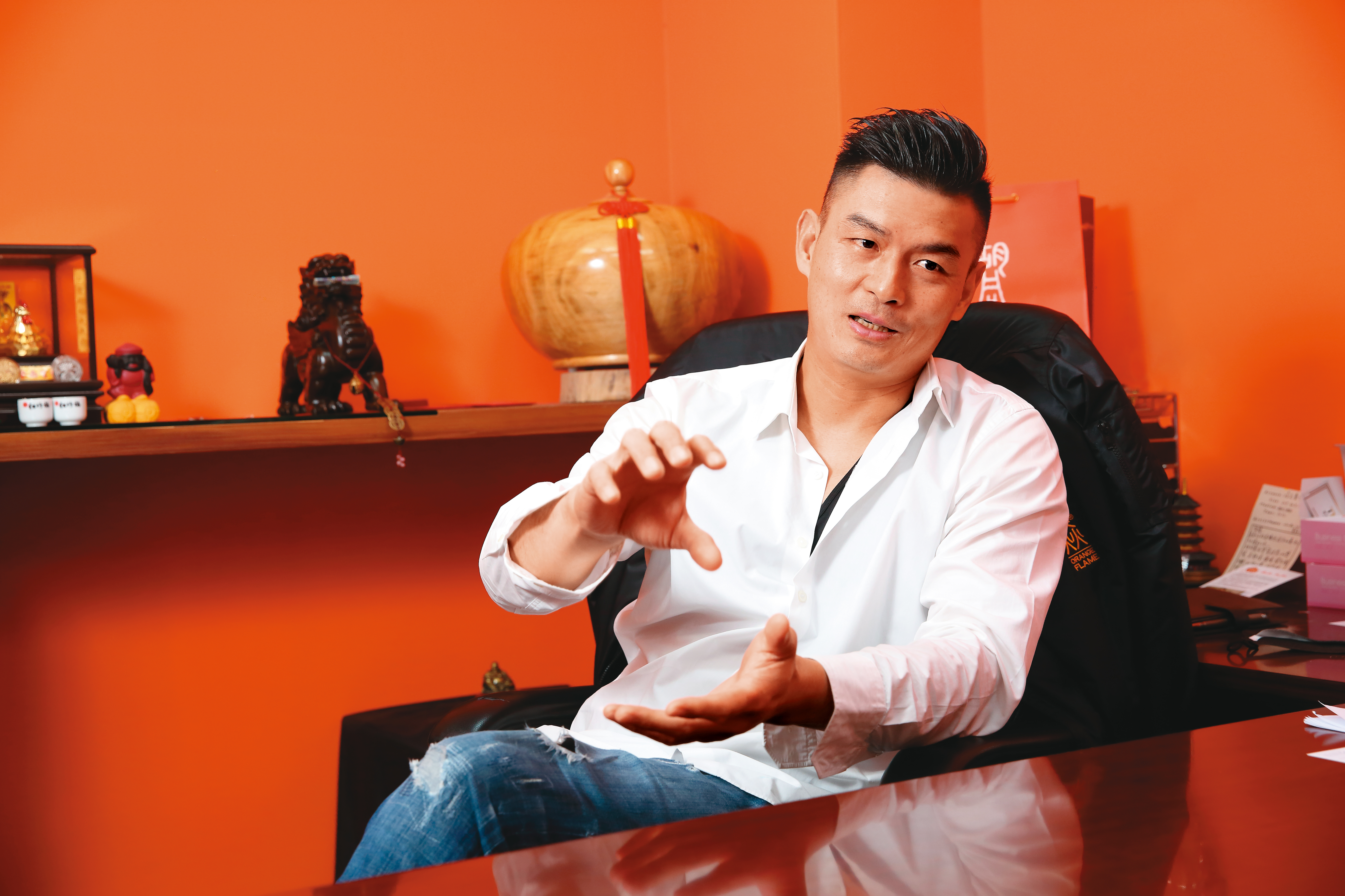 吳念忠推動橘焱胡同登錄興櫃，目標2年後上櫃。