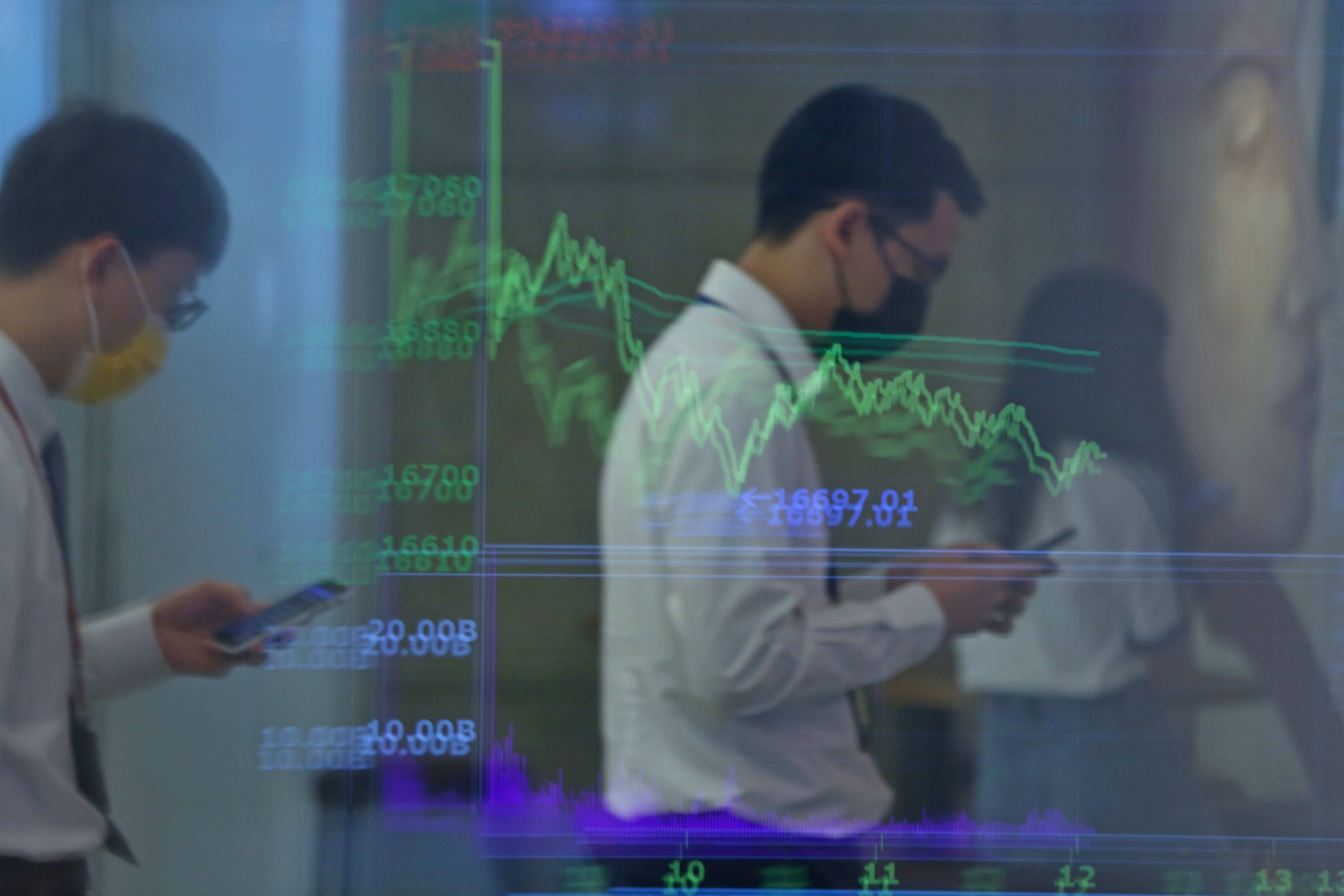 台股近期劇烈震盪，有投資人發現自己私下委託的股票代操疑似捲款潛逃，氣得向警方報案。（示意圖，本刊資料照）