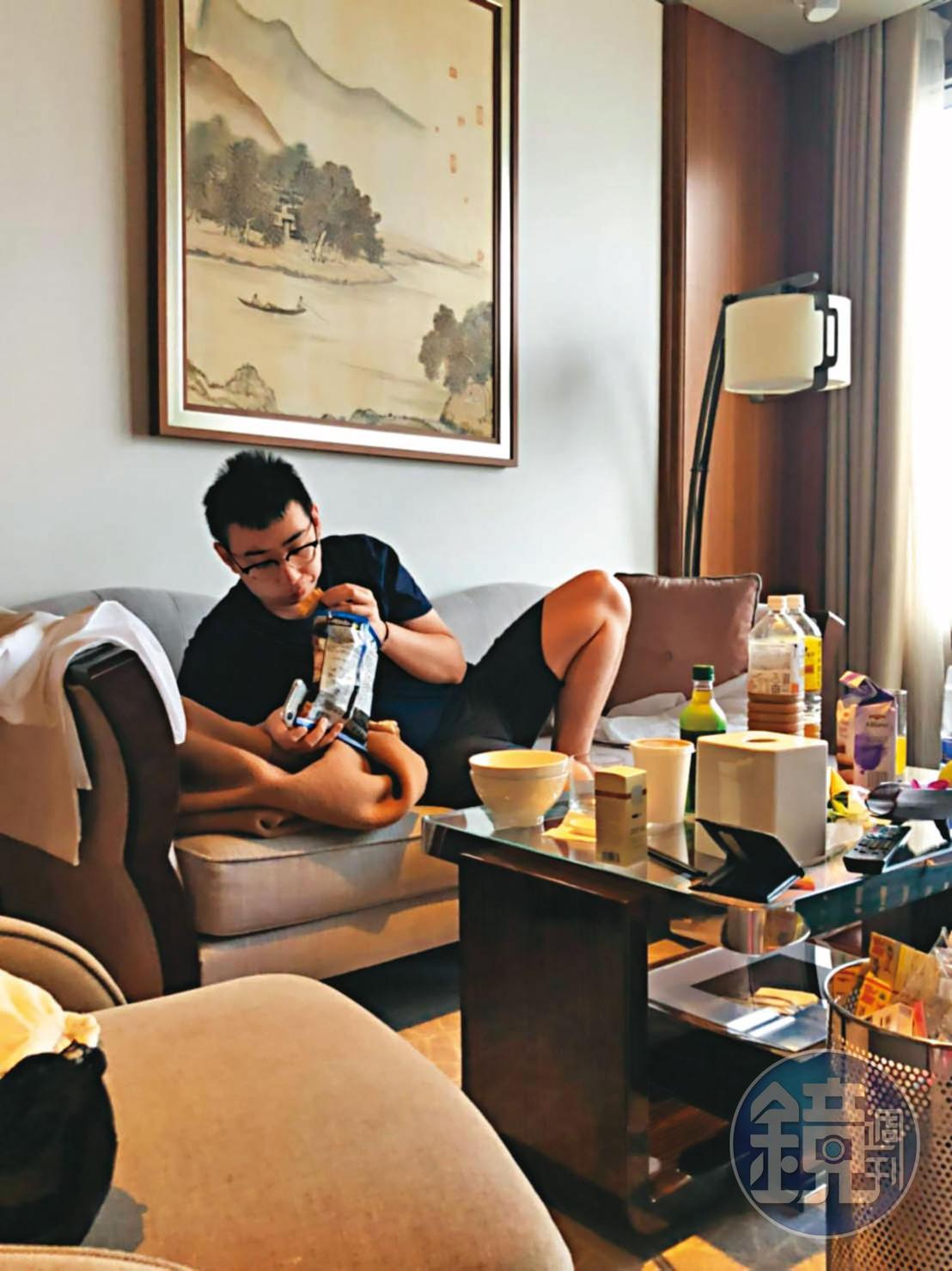 A女曾跟著徐男入住香格里拉大飯店,她說服務員都認得徐男,還會鞠躬歡迎他回去。(讀者提供)