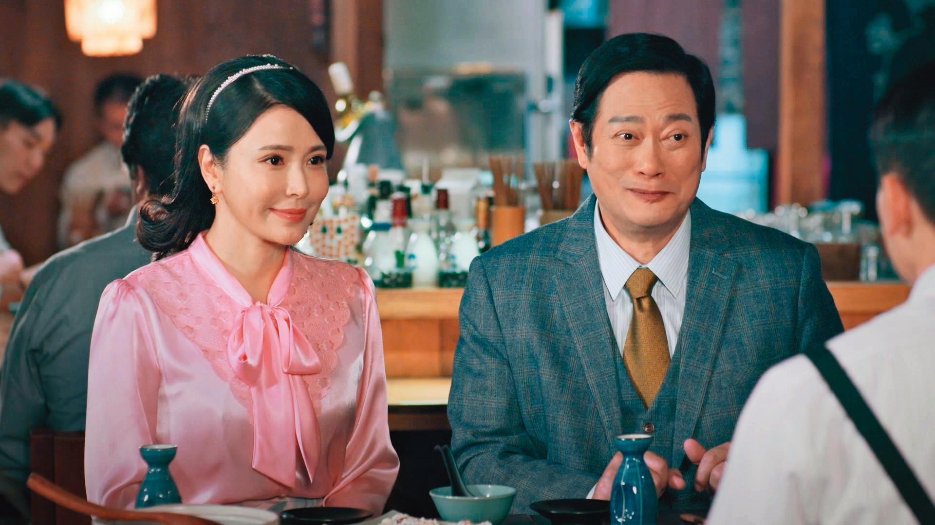 德馨（左）在八點檔《美麗人生》和黃仲裕（右）演一對貪得無厭又自私自利的夫妻。（台視提供）
