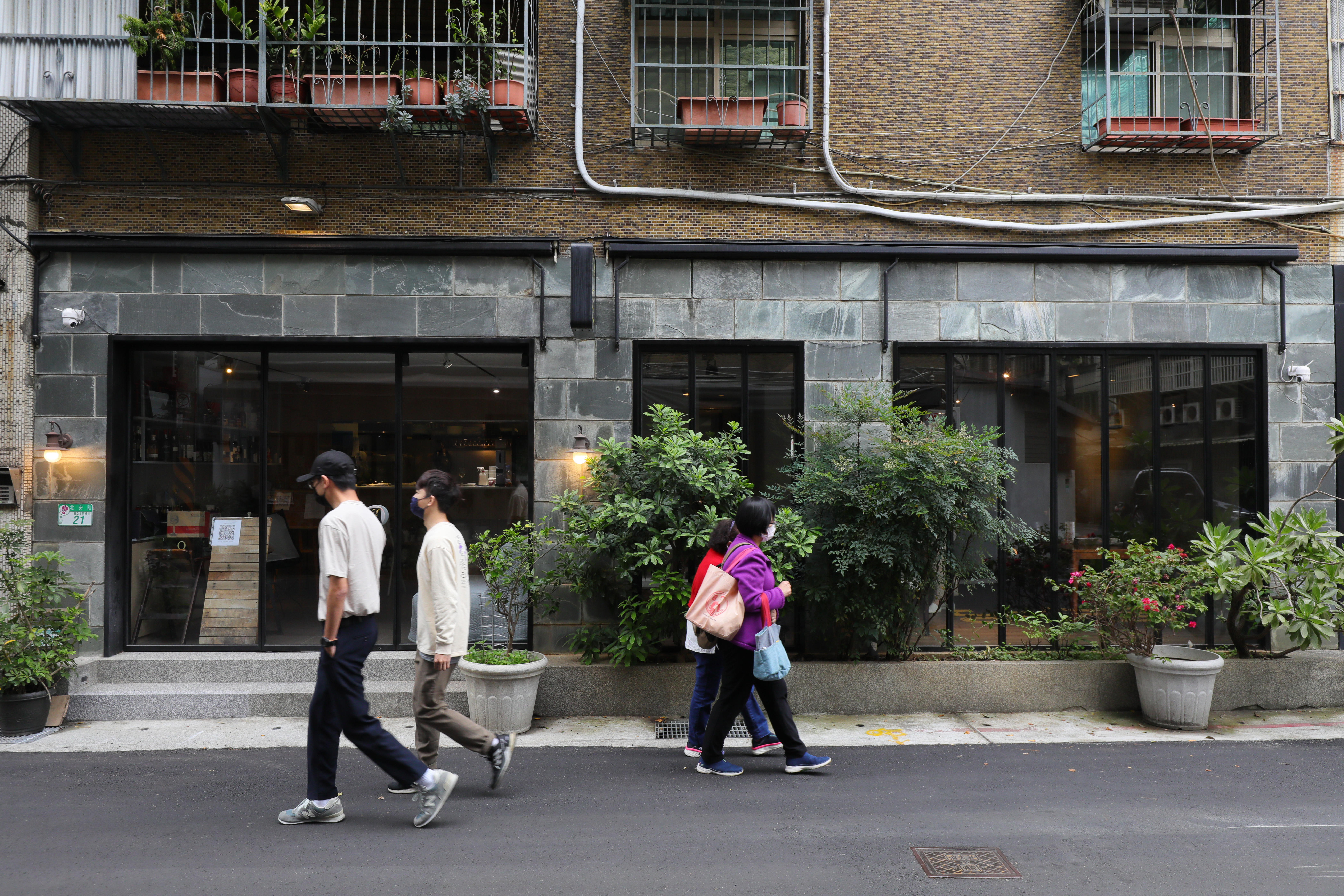 今年2月，「布爾喬亞La cuisine Bourgeoise」從松隆路搬到實踐大學附近巷弄重起爐灶。