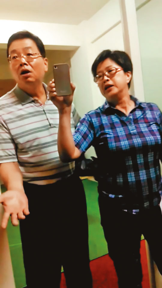陳信瑜丈夫的大哥張博森（左）、大嫂郭美吟（右）因偽造訂單，吸金近3千萬元，遭法院判刑定讞。（讀者提供）