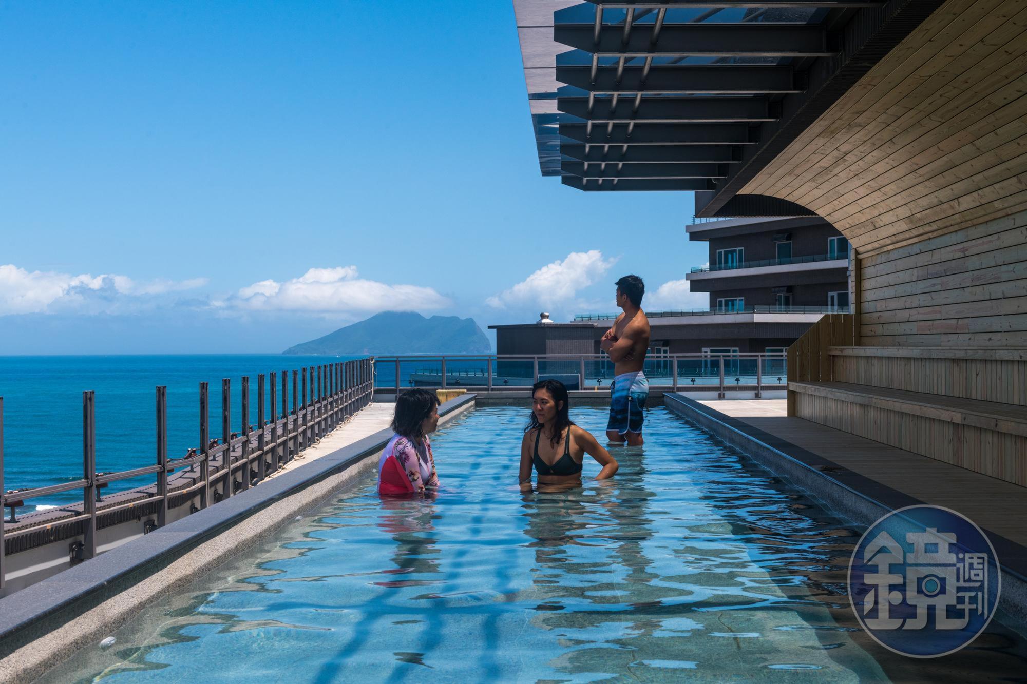 可充分放鬆身心的OA Hotel頂樓露天浴池，是新飯店的一大亮點。
