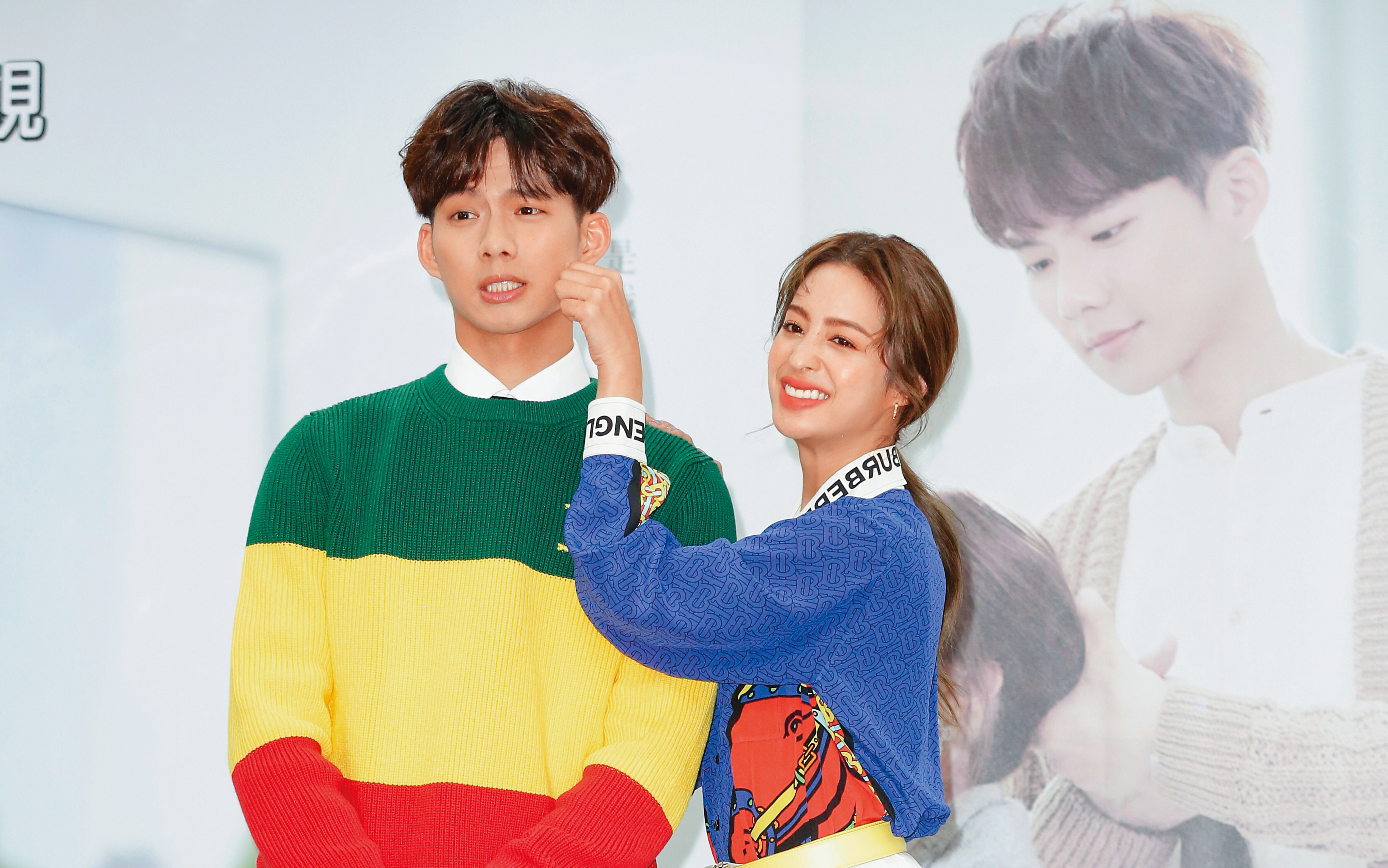 莫允雯（右）曾因為疫情，影響到她邊準備接受新男友，一邊正式告別舊愛，期間她收到周遭人們關心，自己也走了出來，正常到新加坡工作。左為吳念軒。