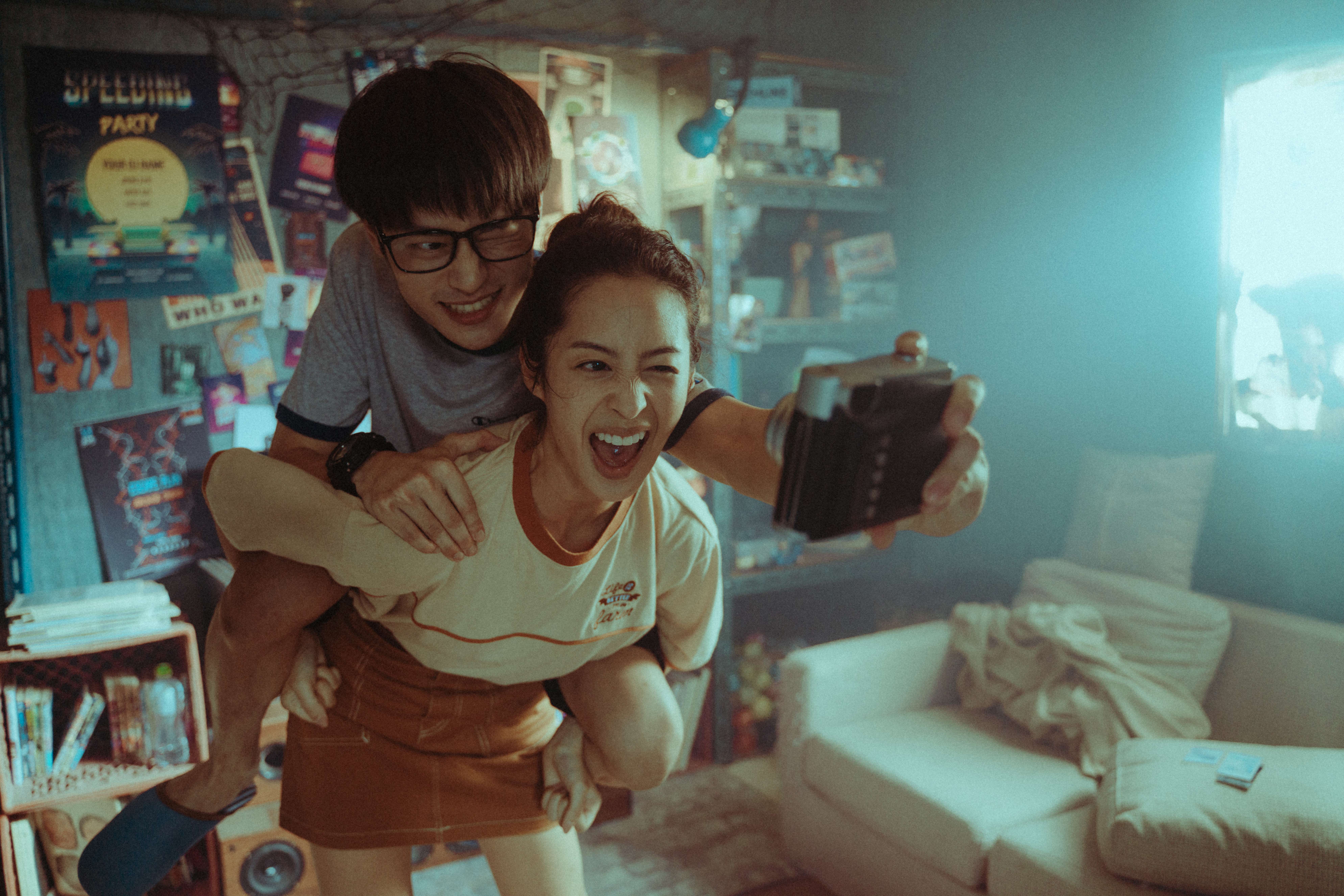 原本是調查局政令宣導片的《格瑞特真相》如今以院線片姿態上映,莫允雯與夏騰宏在片中飾演一對前情侶。(CATCHPLAY)