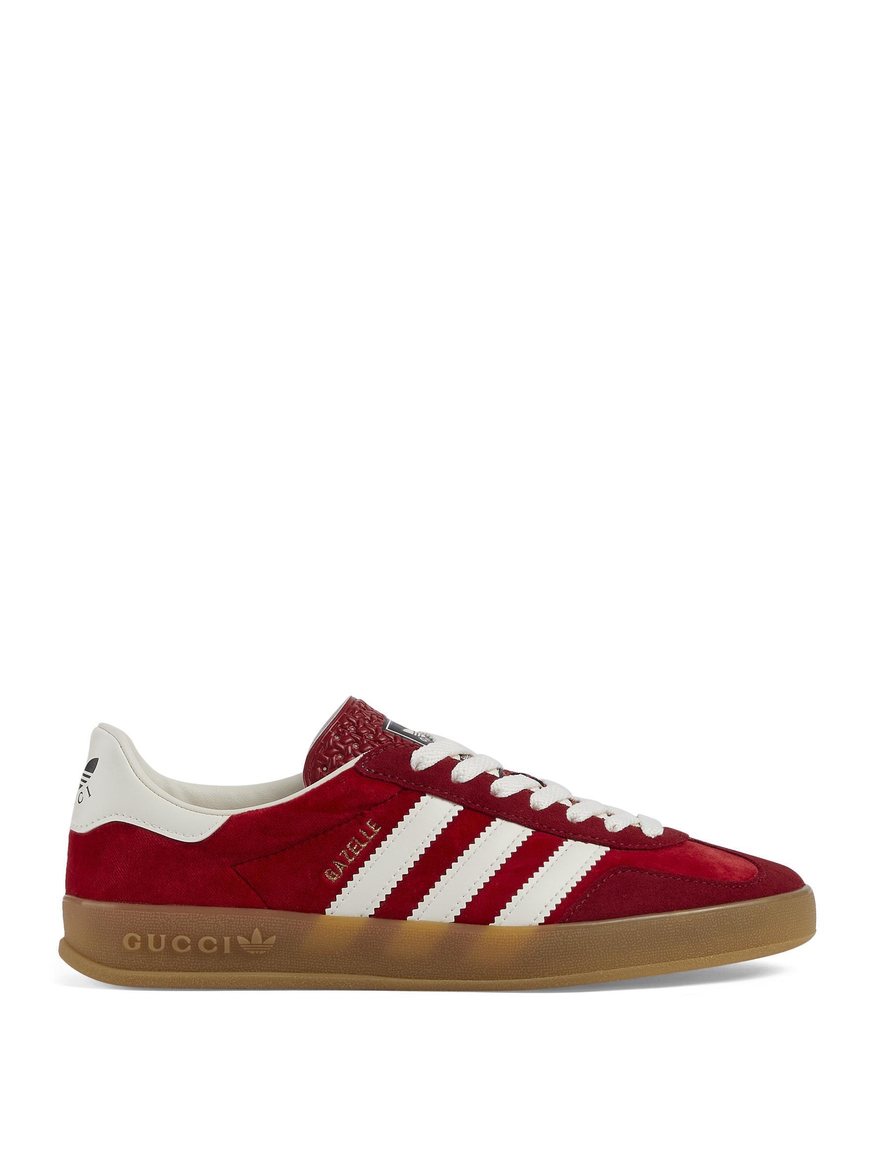 adidas x GUCCI紅色球鞋。NT$28,400(古馳提供)