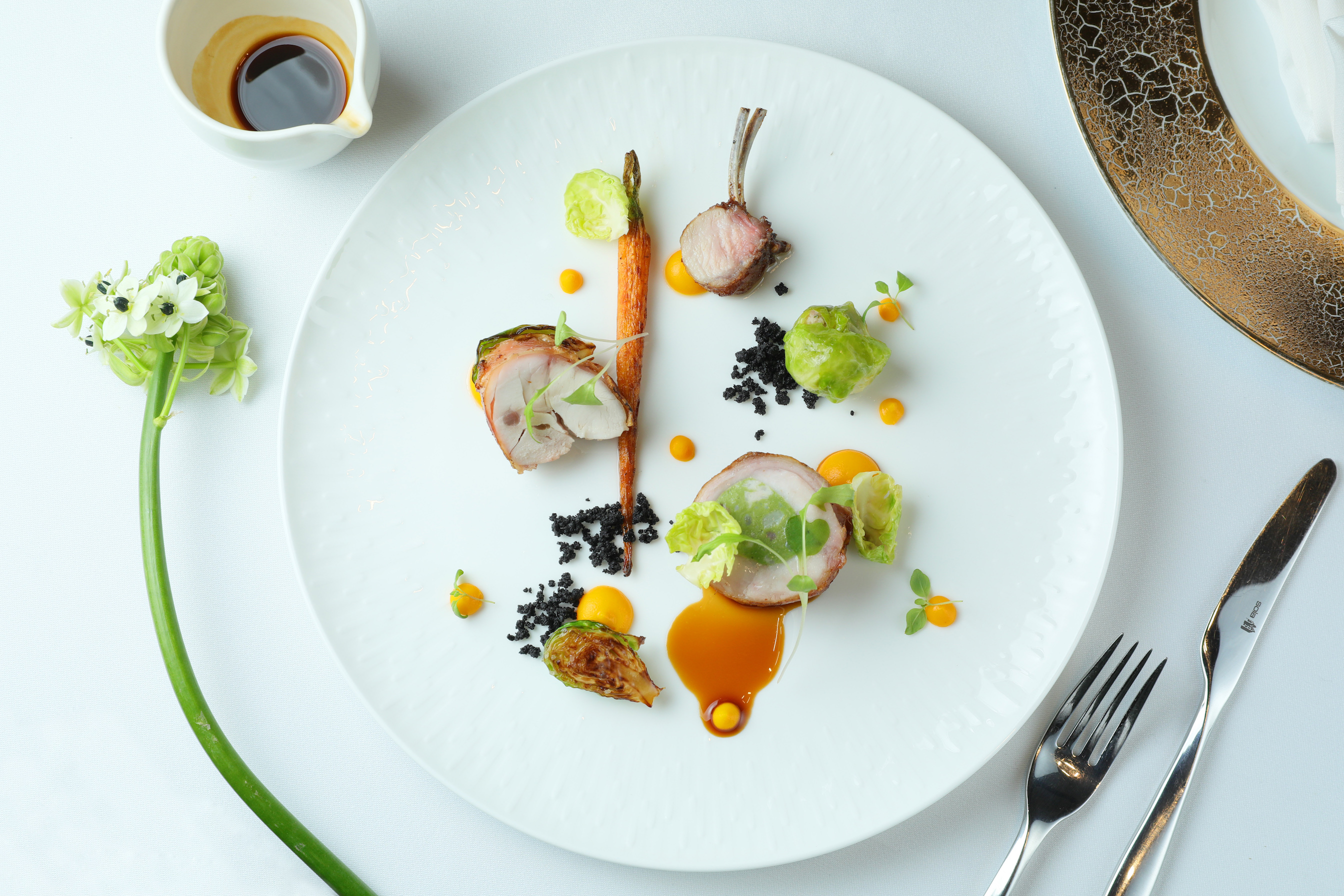 以正統法菜為路線的樂斐LOPFAIT，在本季大膽呈現兔肉料理。