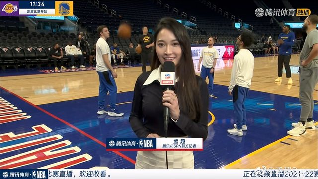 孟超身為中國騰訊駐美記者,展現出一口流利外語。(翻攝自PTT NBA板)
