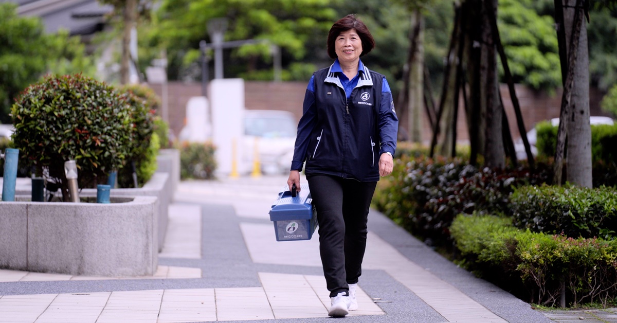 服務將近20個年頭，林香秀也從工務變成維修部的襄理，負責帶給住戶最安心、舒適的居住環境。