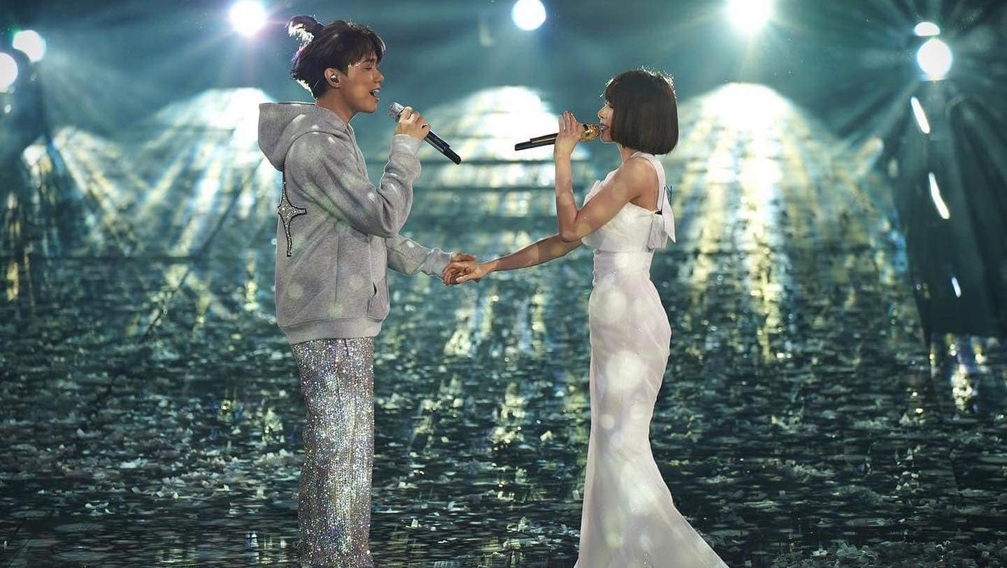 林明禎昨（11日）晚擔任歌手張敬軒演唱會來賓，這是她第一次站上紅館演唱。（林明禎臉書）