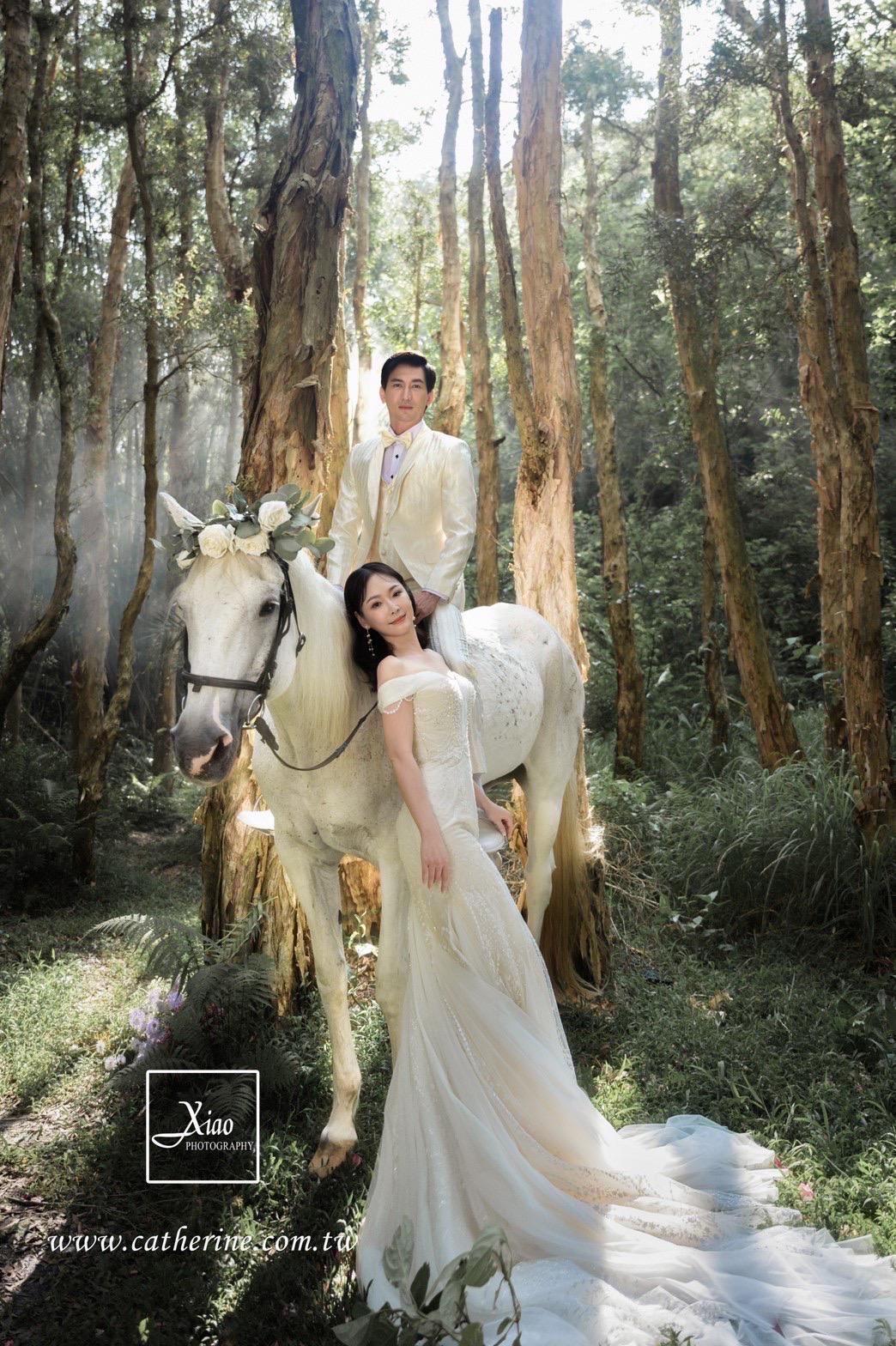 王俐人的婚紗充滿童話故事風。(凱瑟琳婚紗提供)