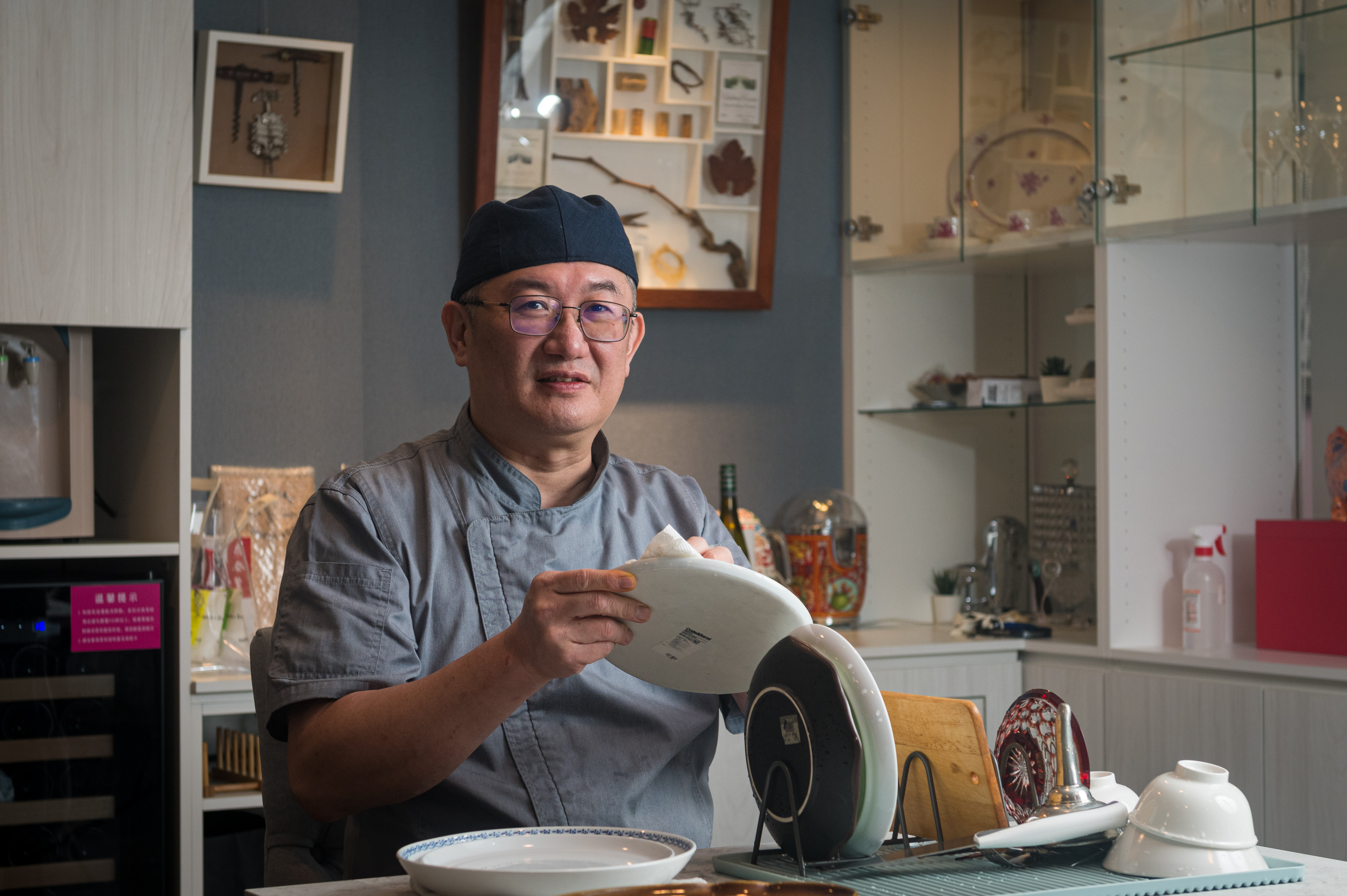 曾經舉家移居台東池上的王群翔,現在回到台北經營「王群翔慢食家宴 吃個飯吧」,持續致力推廣品米及好好生活的理念。