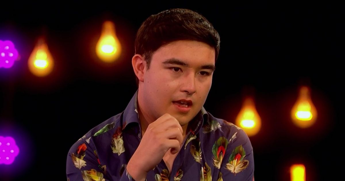 《裸體吸引》的參加者布萊恩，眼見6女裸體，嚇到魂不附體，表情無法控制。（翻攝自推特）