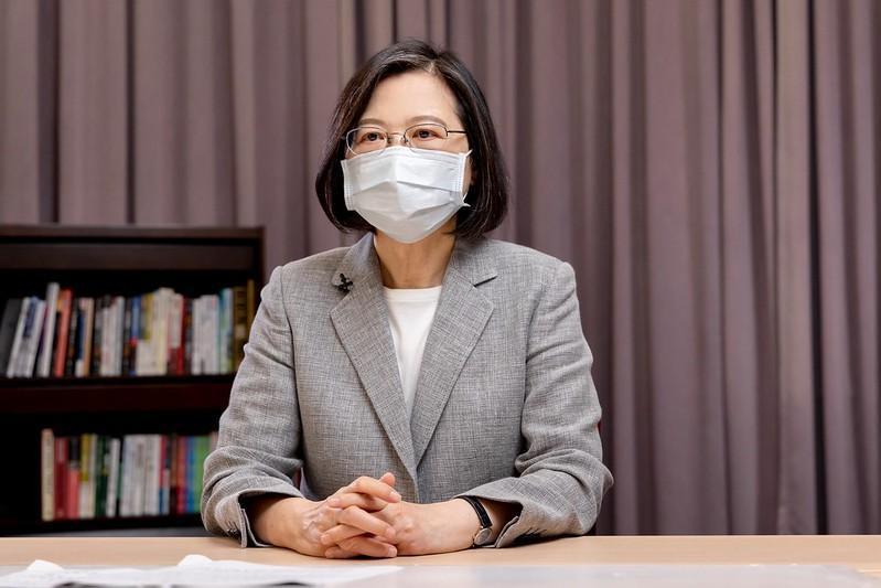 總統蔡英文今（13日）上午召集府院高層及中央疫情指揮中心與跨部會首長召開防疫會議。（資料照，總統府提供）